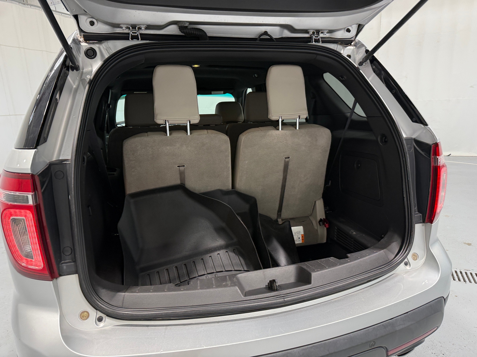 Thumbnail: 2015 Ford Explorer - 6