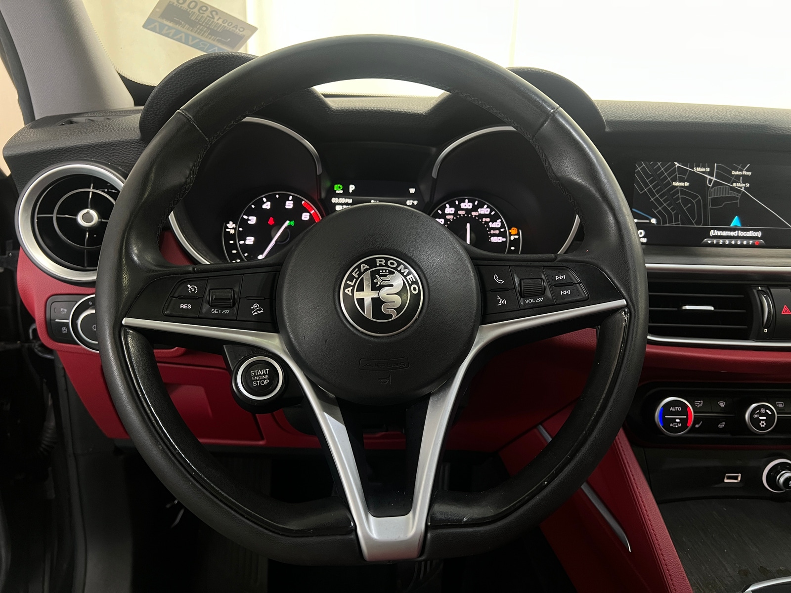Thumbnail: 2018 Alfa Romeo Stelvio - 4