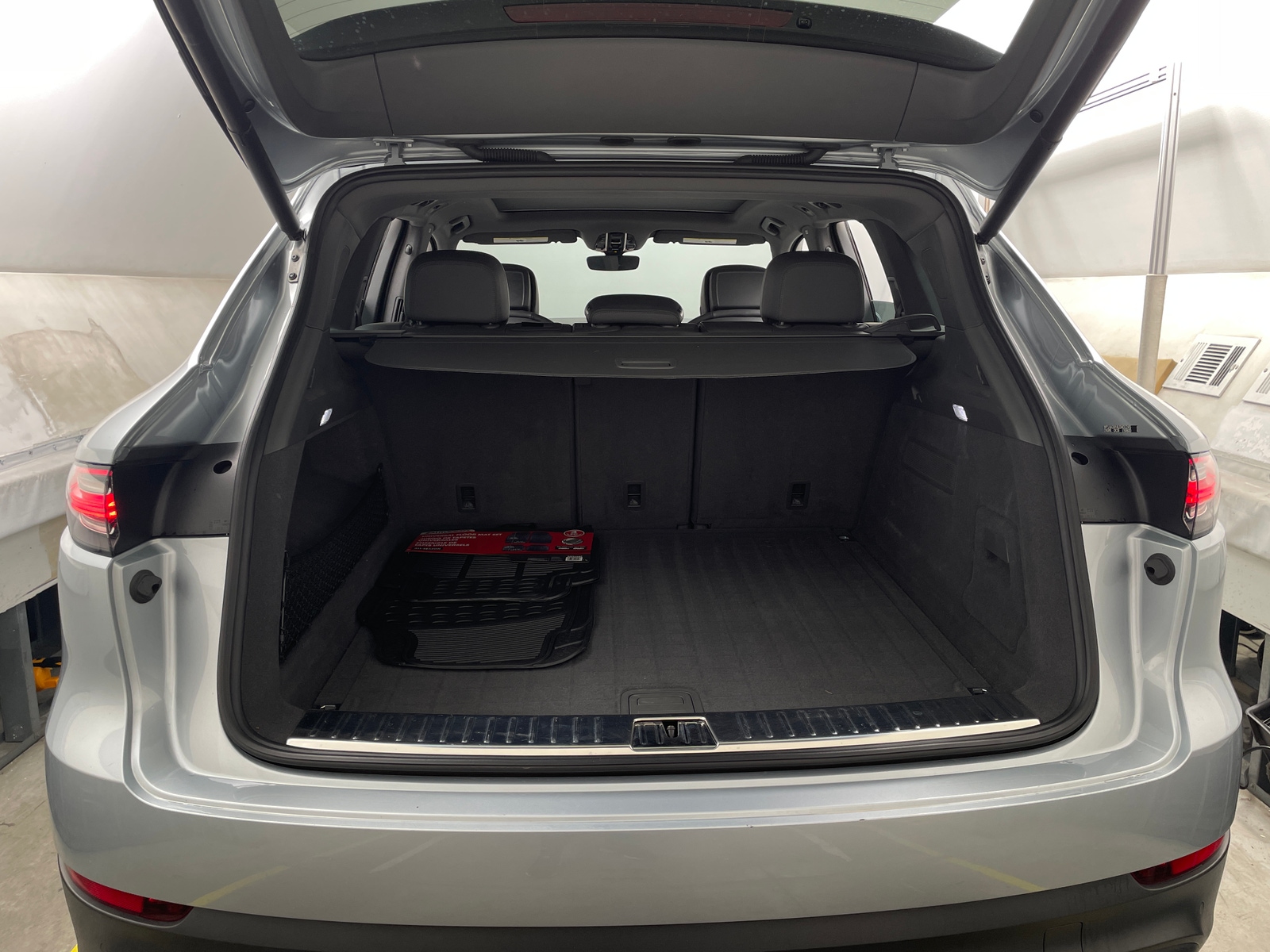 Thumbnail: 2020 Porsche Cayenne - 6