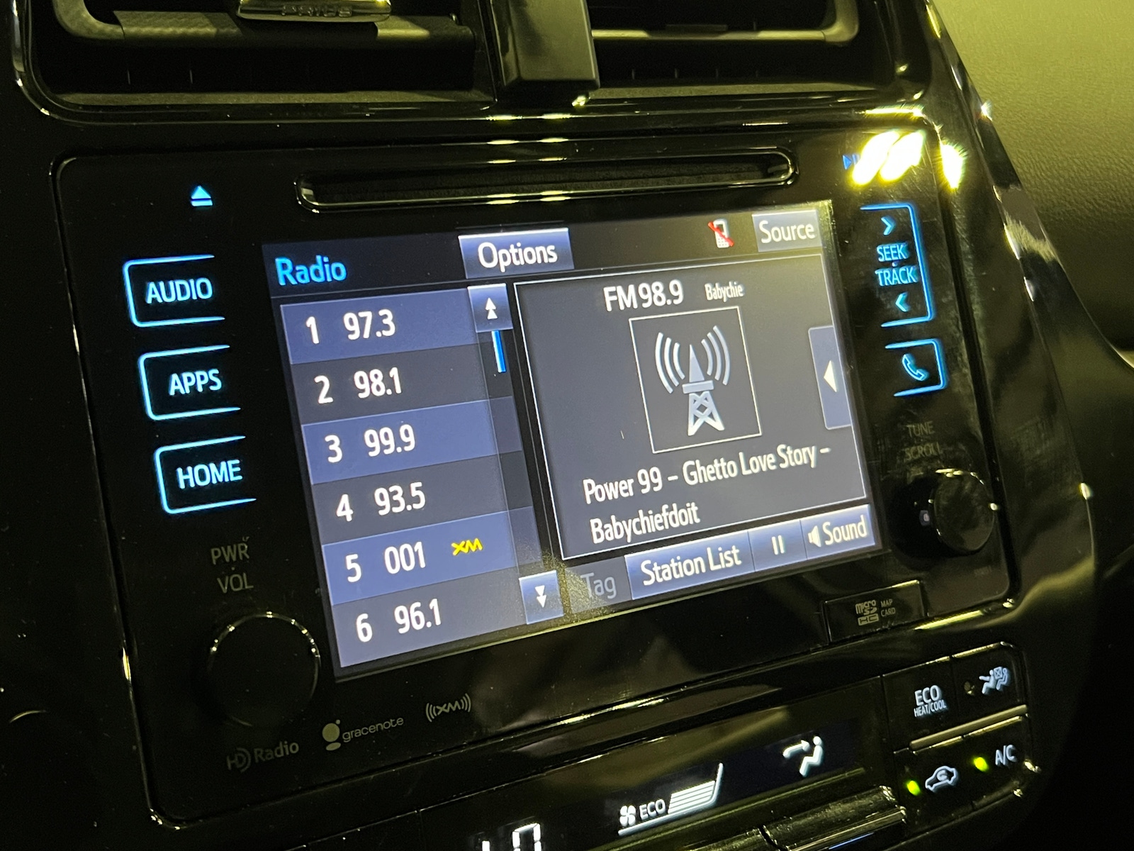 Thumbnail: 2017 Toyota Prius - 4