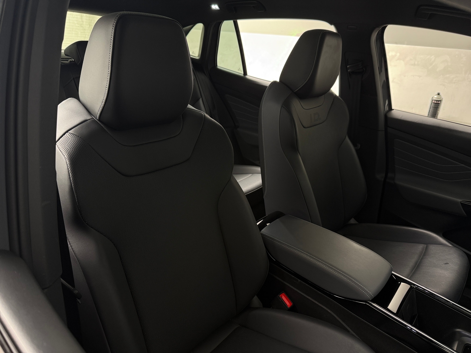 Thumbnail: 2023 Volkswagen ID.4 - 2