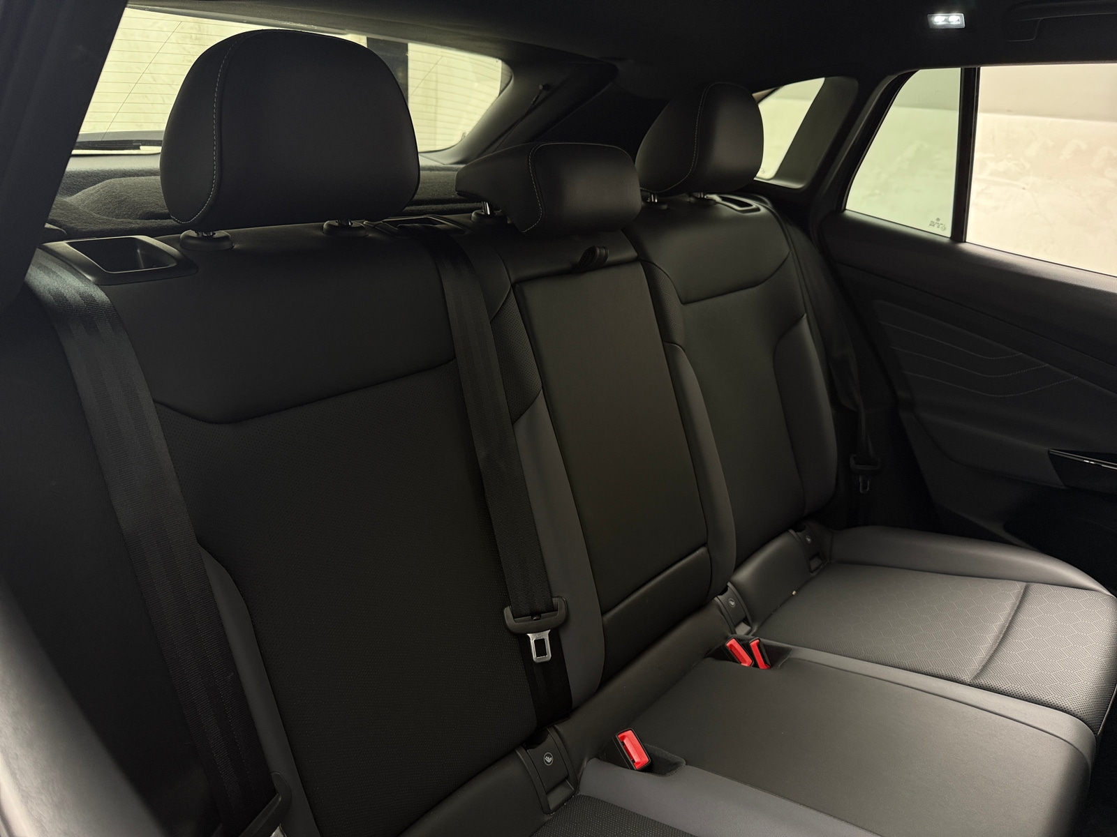 Thumbnail: 2023 Volkswagen ID.4 - 6
