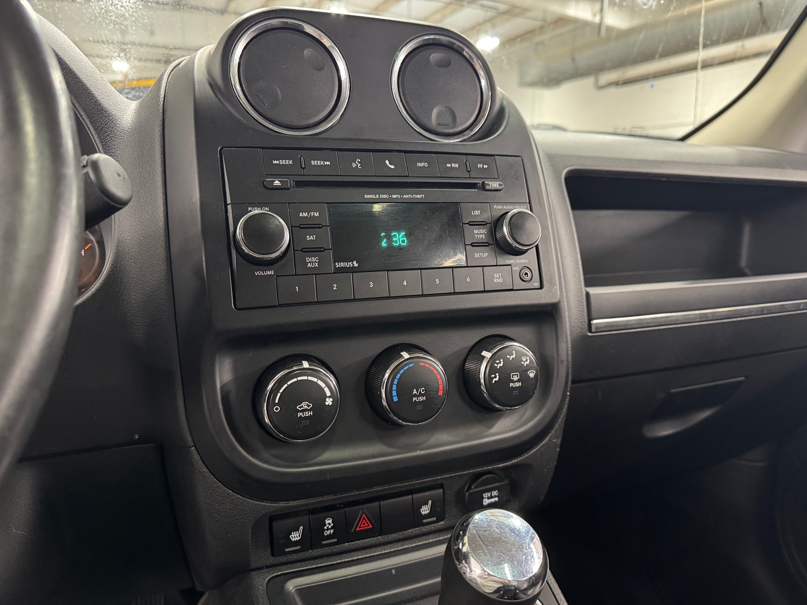 Thumbnail: 2017 Jeep Patriot - 3