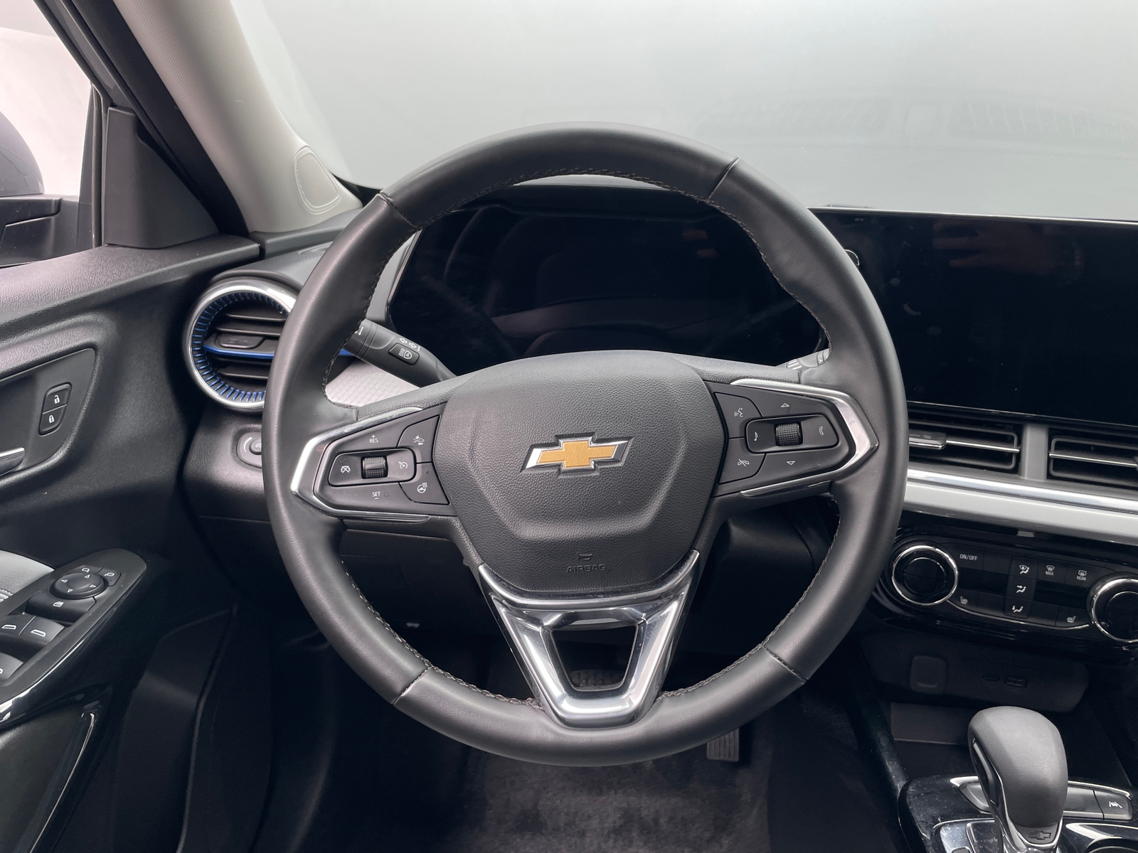 Thumbnail: 2025 Chevrolet Trax - 4