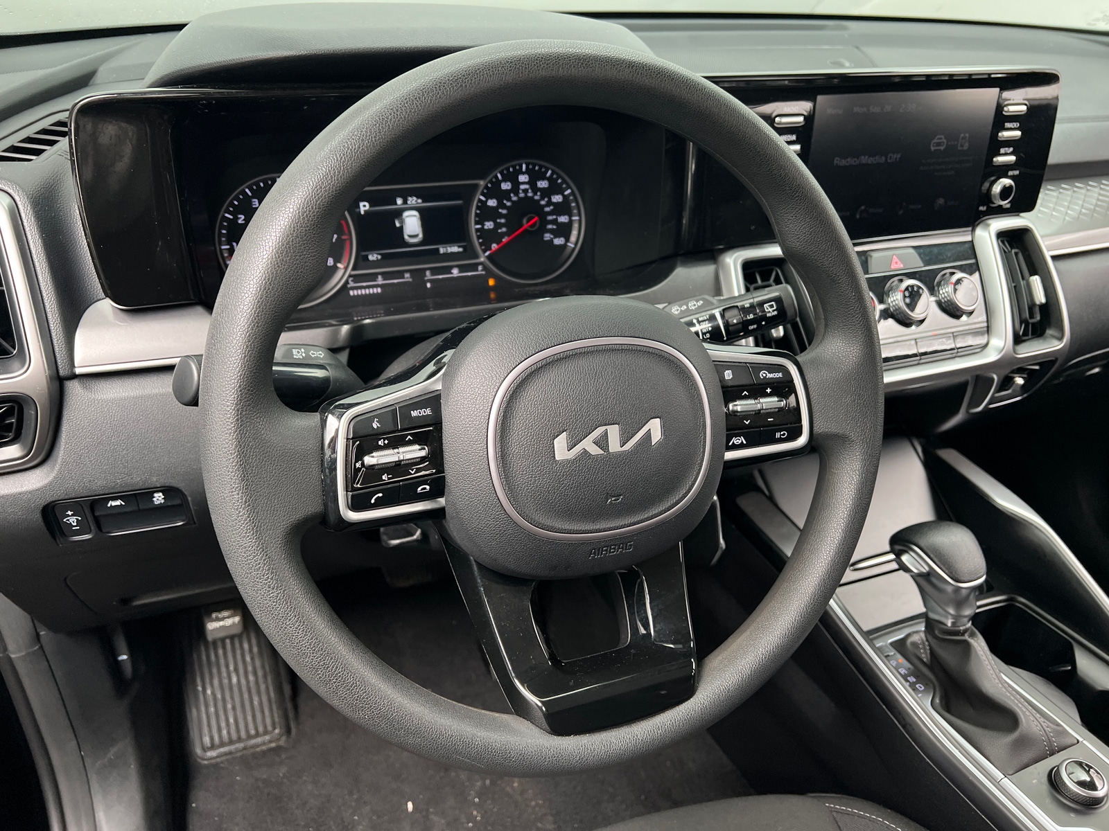 Thumbnail: 2023 Kia Sorento - 5