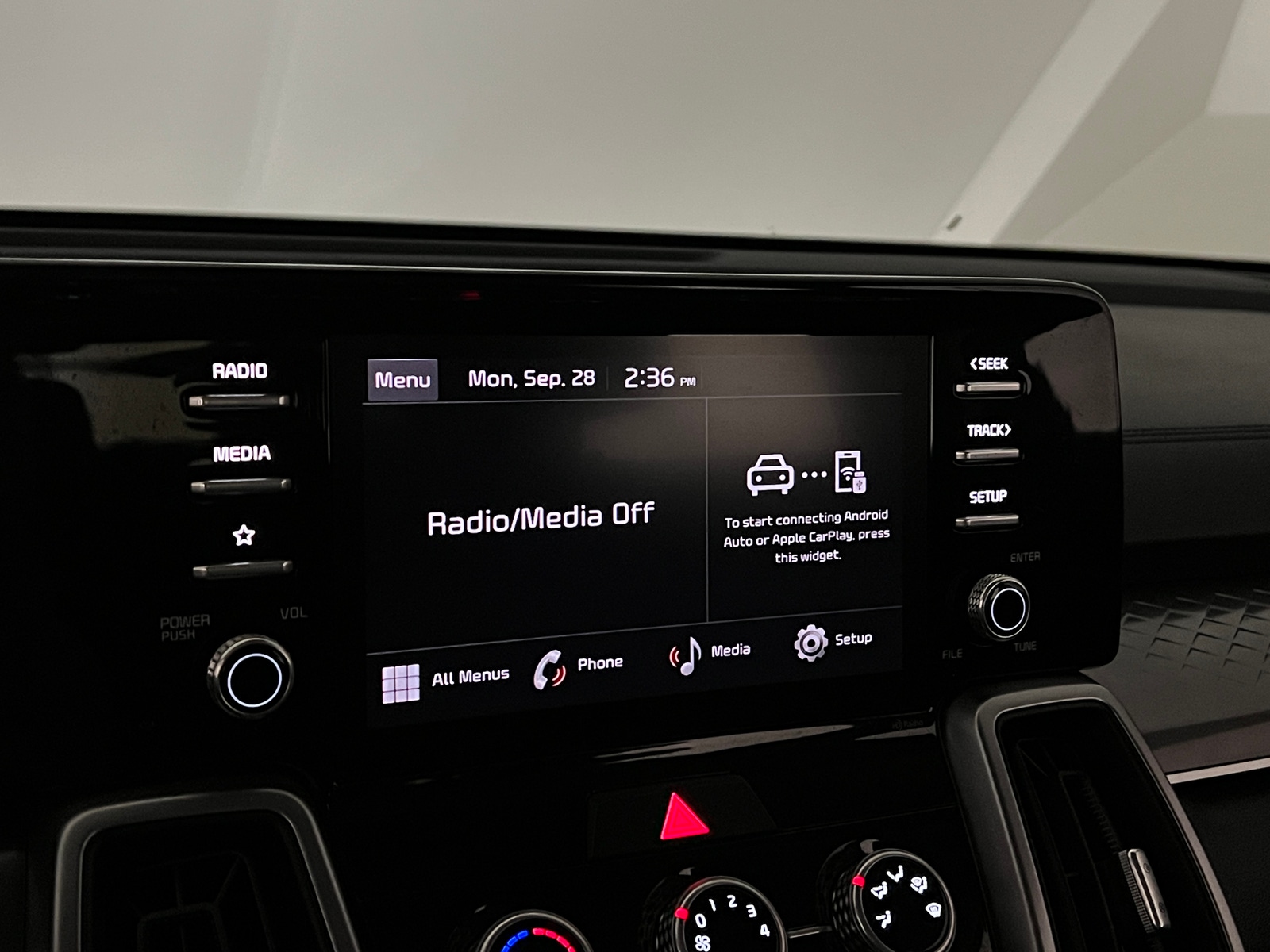 Thumbnail: 2023 Kia Sorento - 4