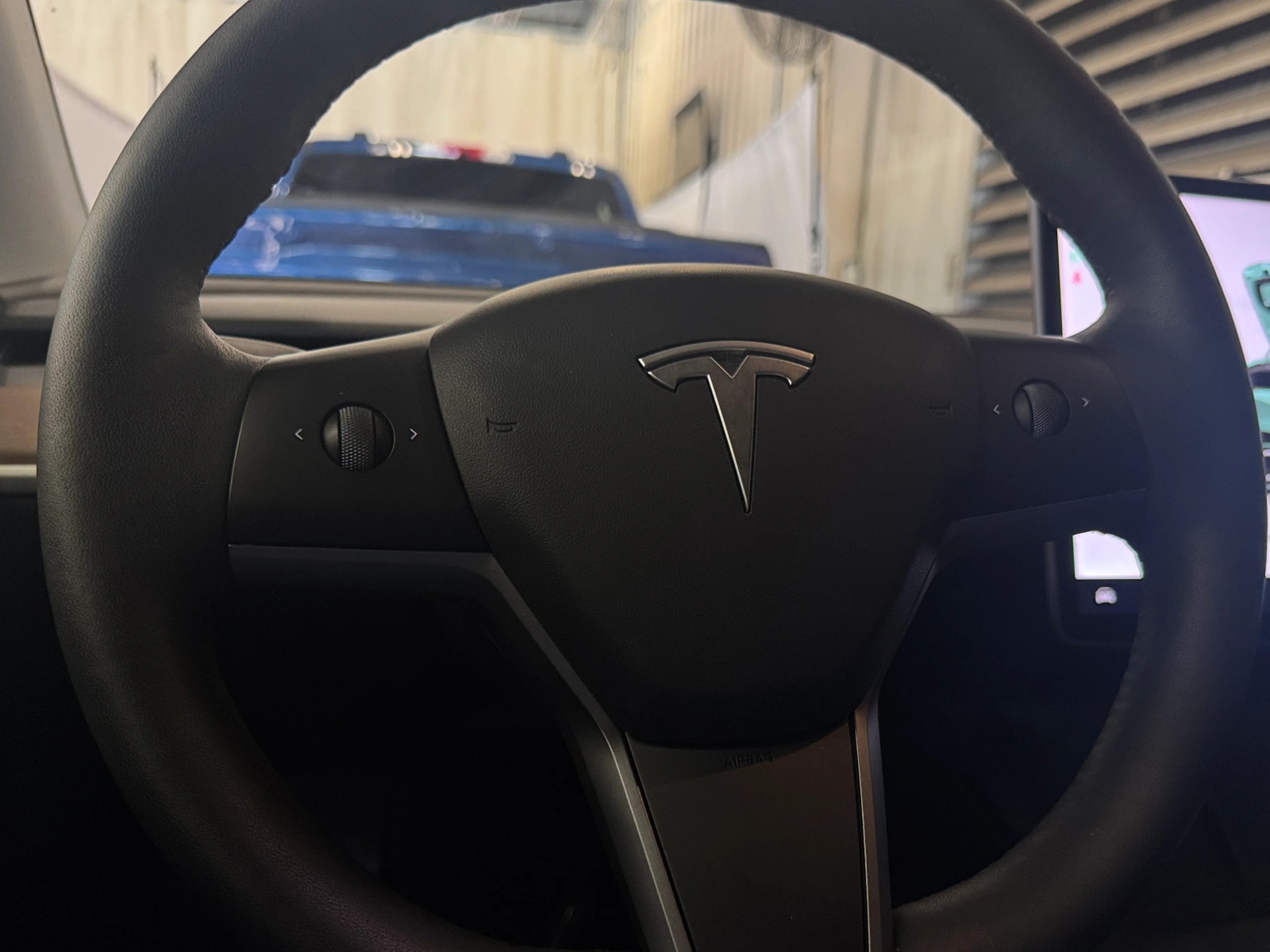 Thumbnail: 2022 Tesla Model Y - 4