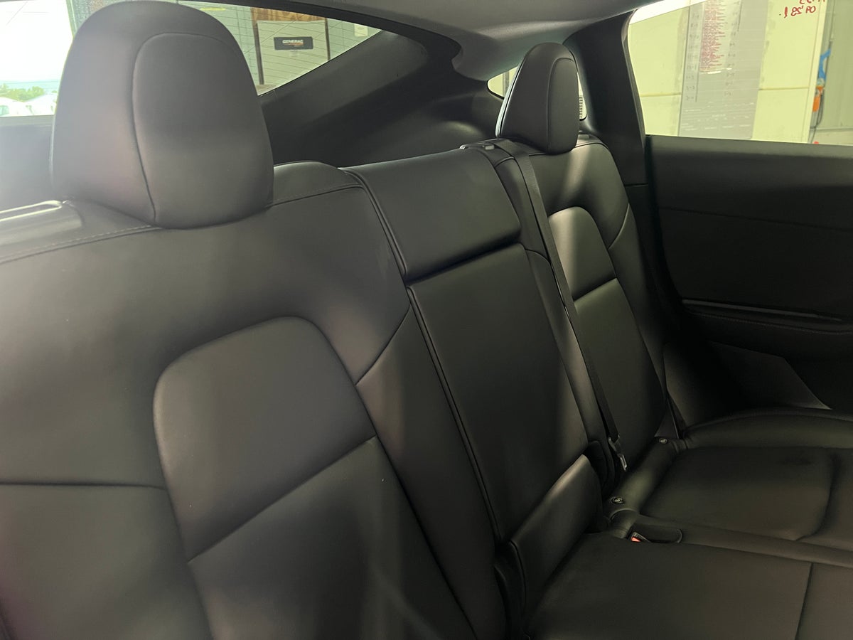 2021 Tesla Model Y Long Range All-Wheel Drive in Midnight Silver Metallic — photo 2