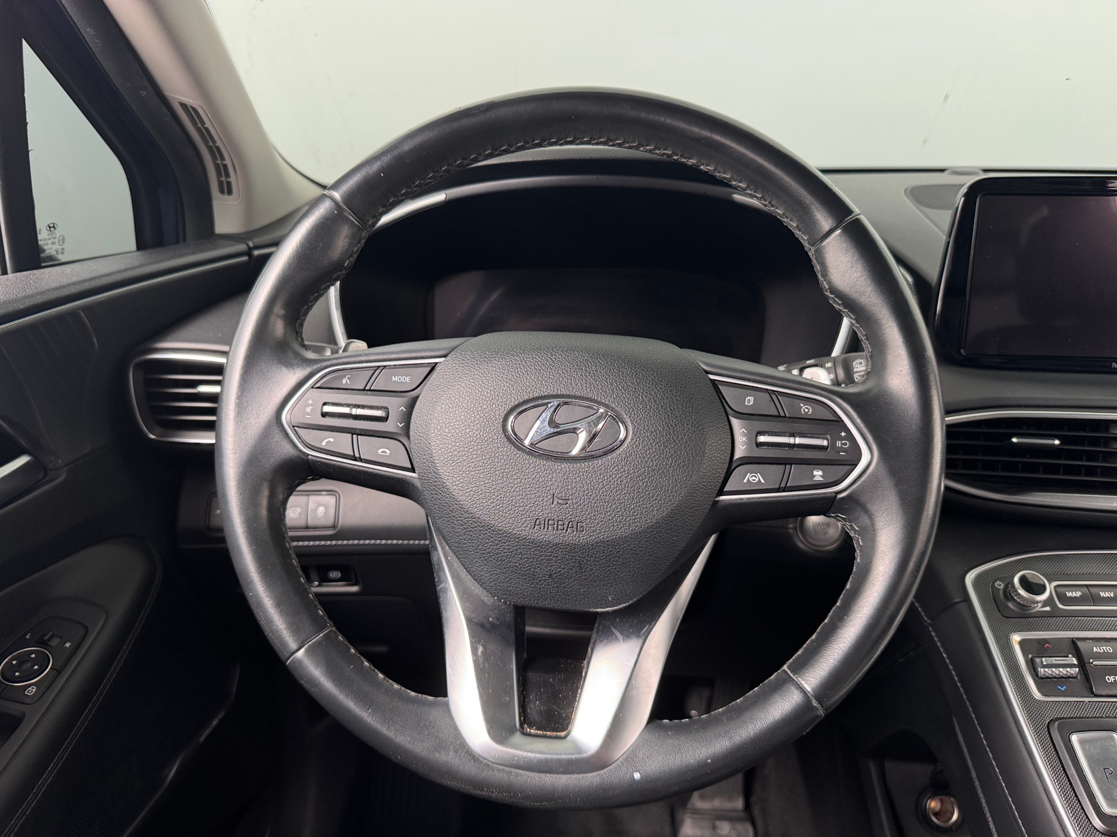 Thumbnail: 2022 Hyundai Santa Fe - 4