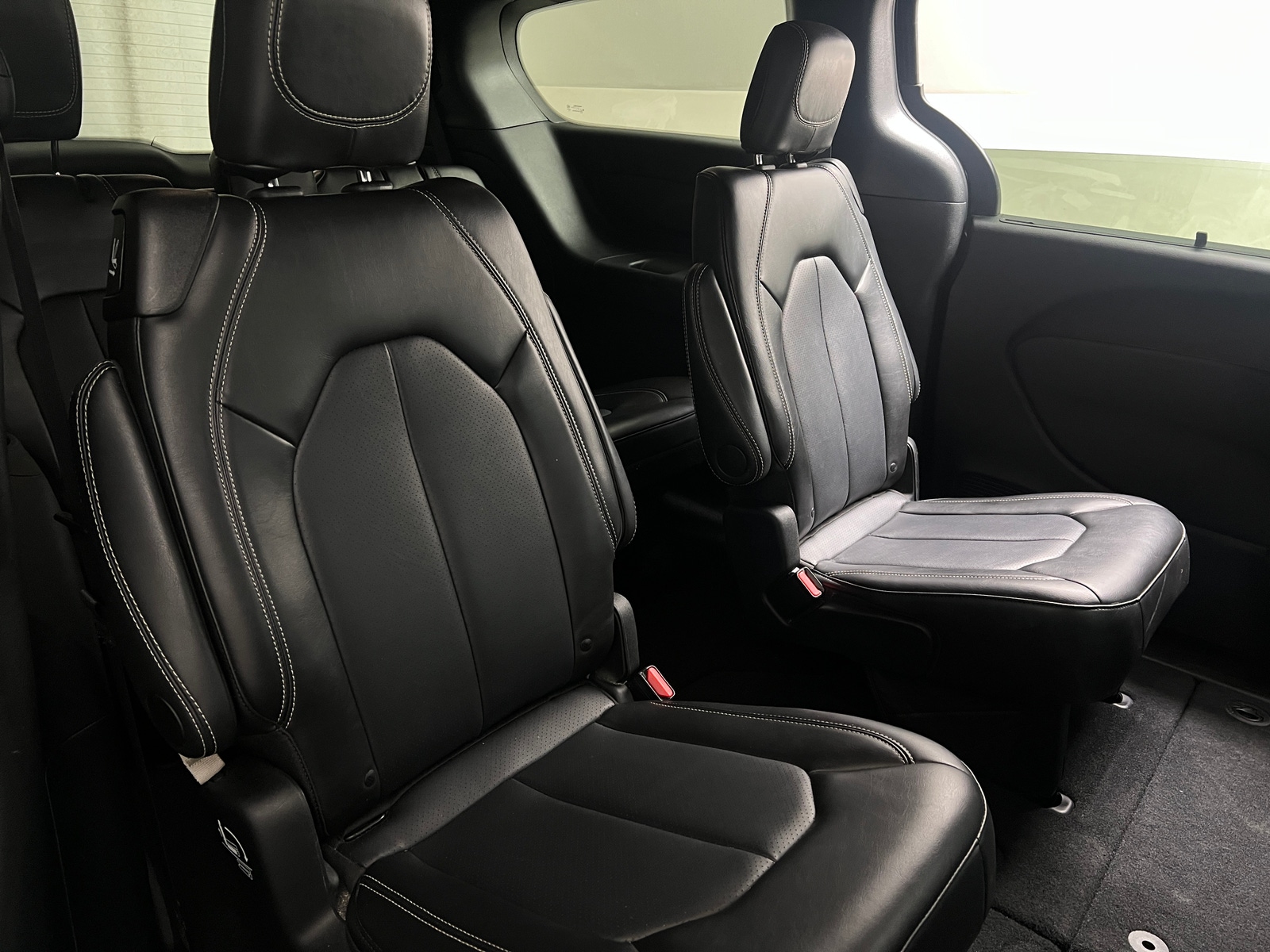Thumbnail: 2025 Chrysler Pacifica - 5