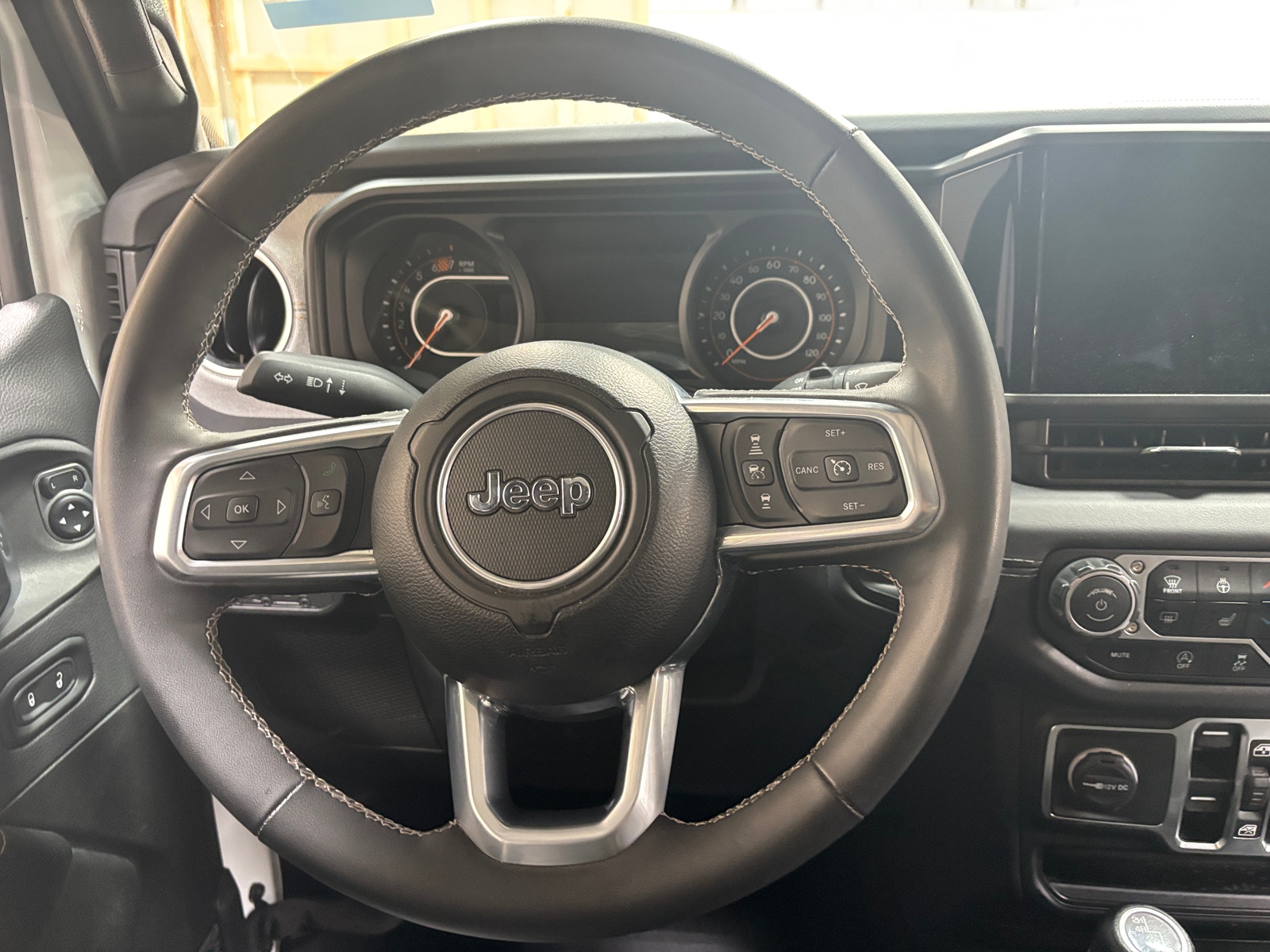 Thumbnail: 2025 Jeep Wrangler - 5