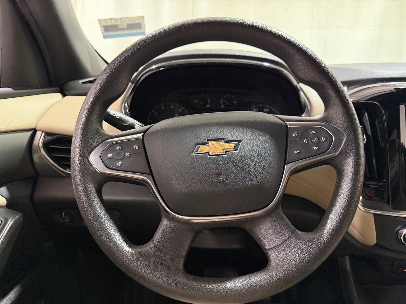 Thumbnail: 2023 Chevrolet Traverse - 5