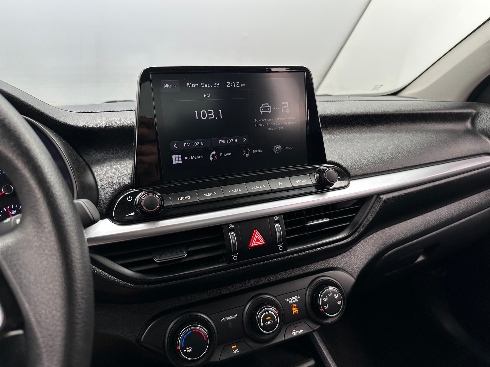 Thumbnail: 2023 Kia Forte - 4