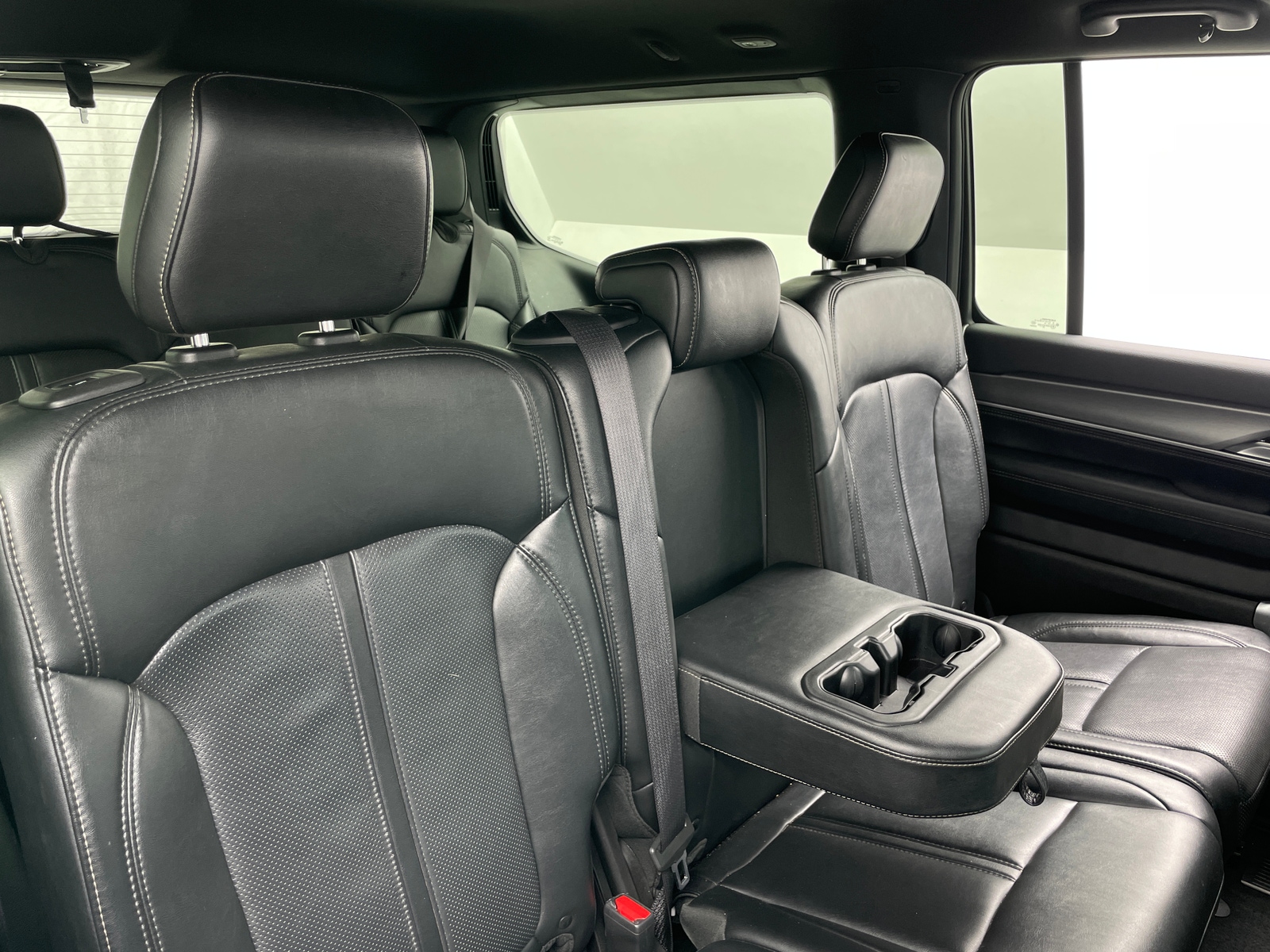 Thumbnail: 2025 Jeep Wagoneer - 5
