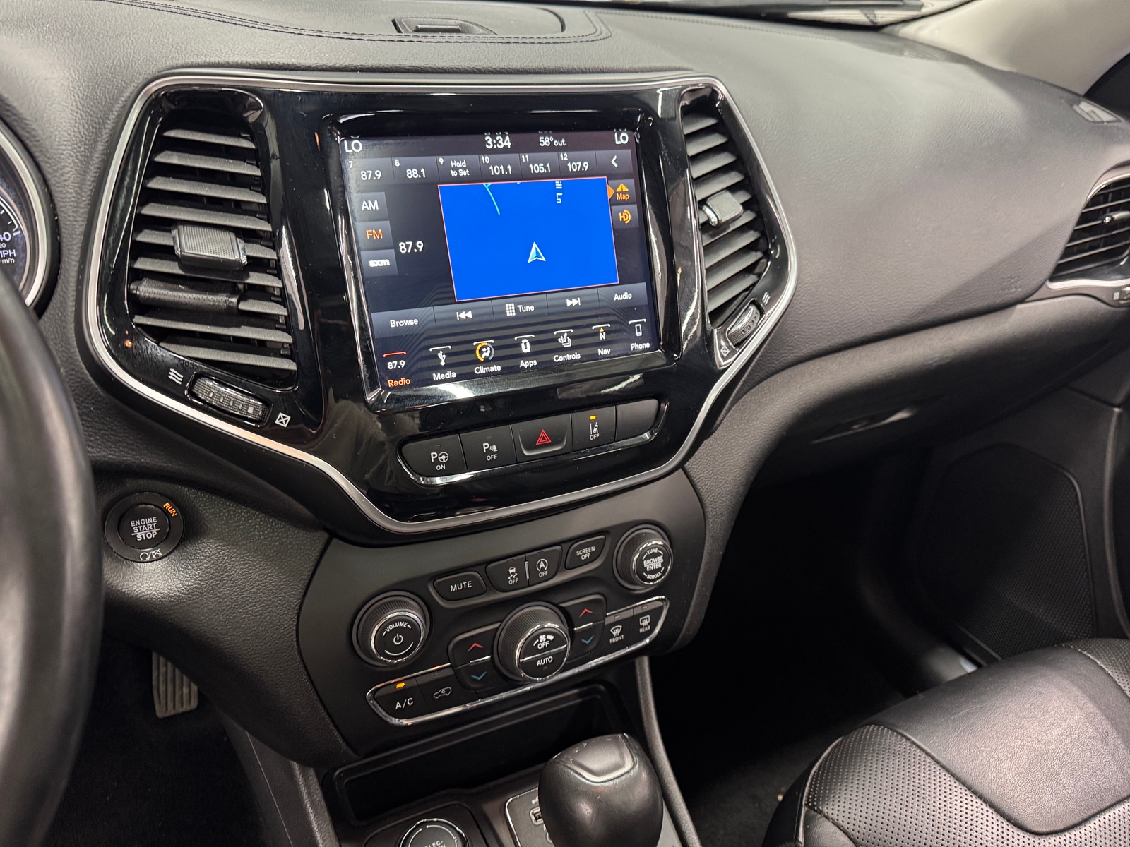 Thumbnail: 2019 Jeep Cherokee - 3