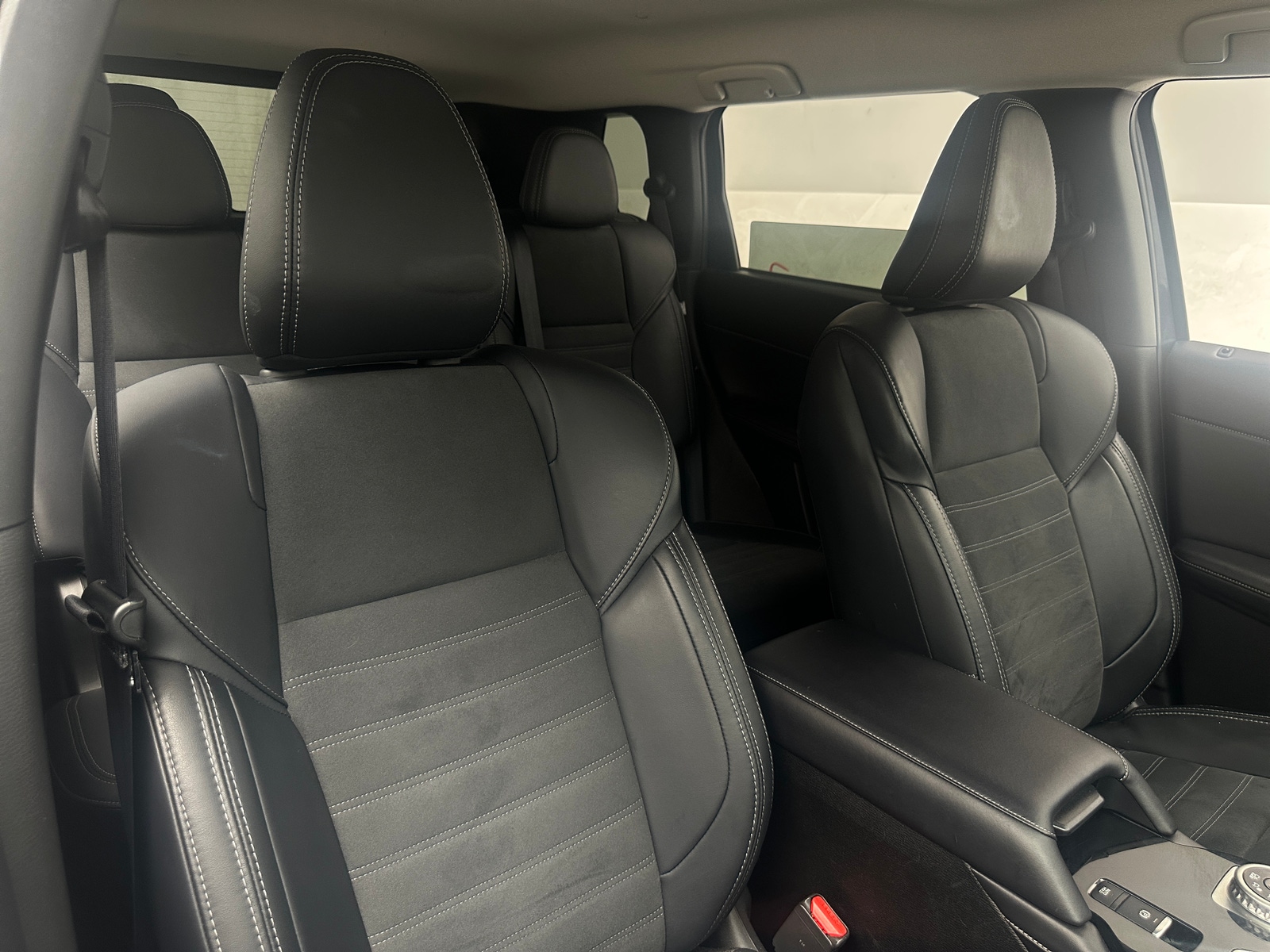 Thumbnail: 2025 Mitsubishi Outlander - 2