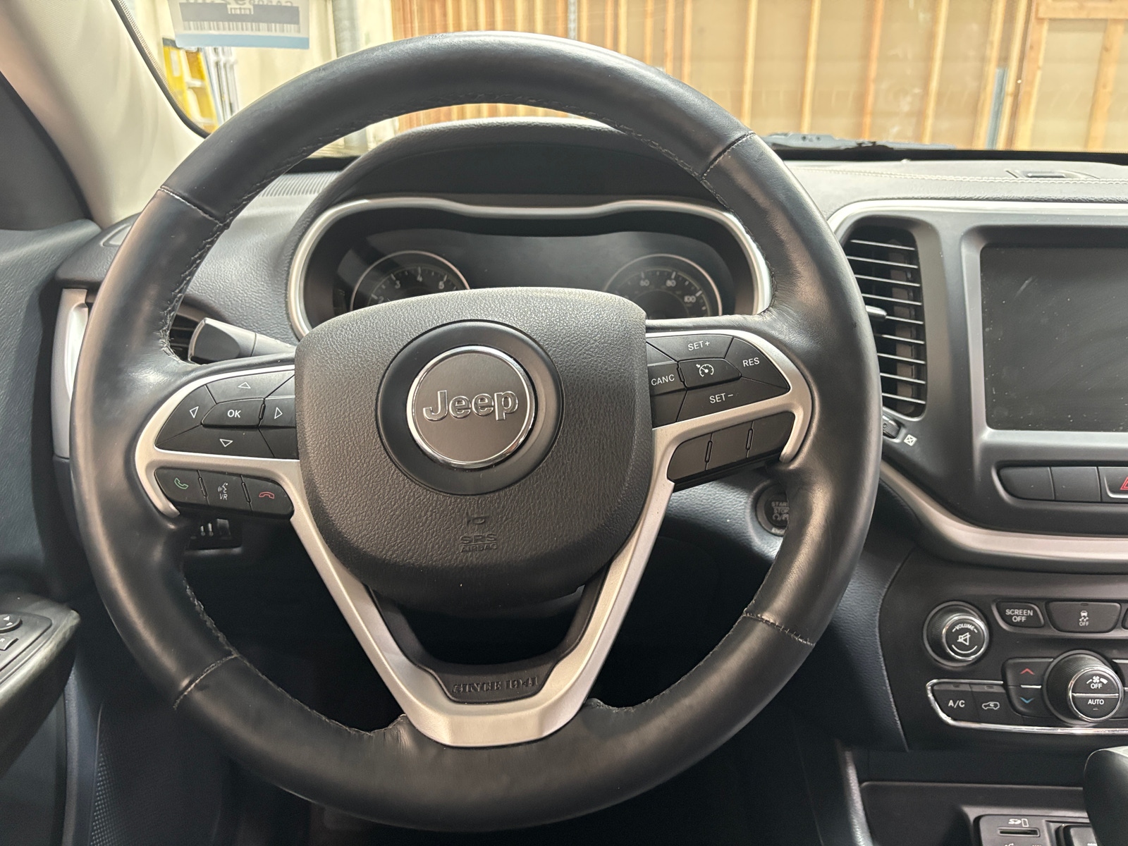 Thumbnail: 2014 Jeep Cherokee - 4
