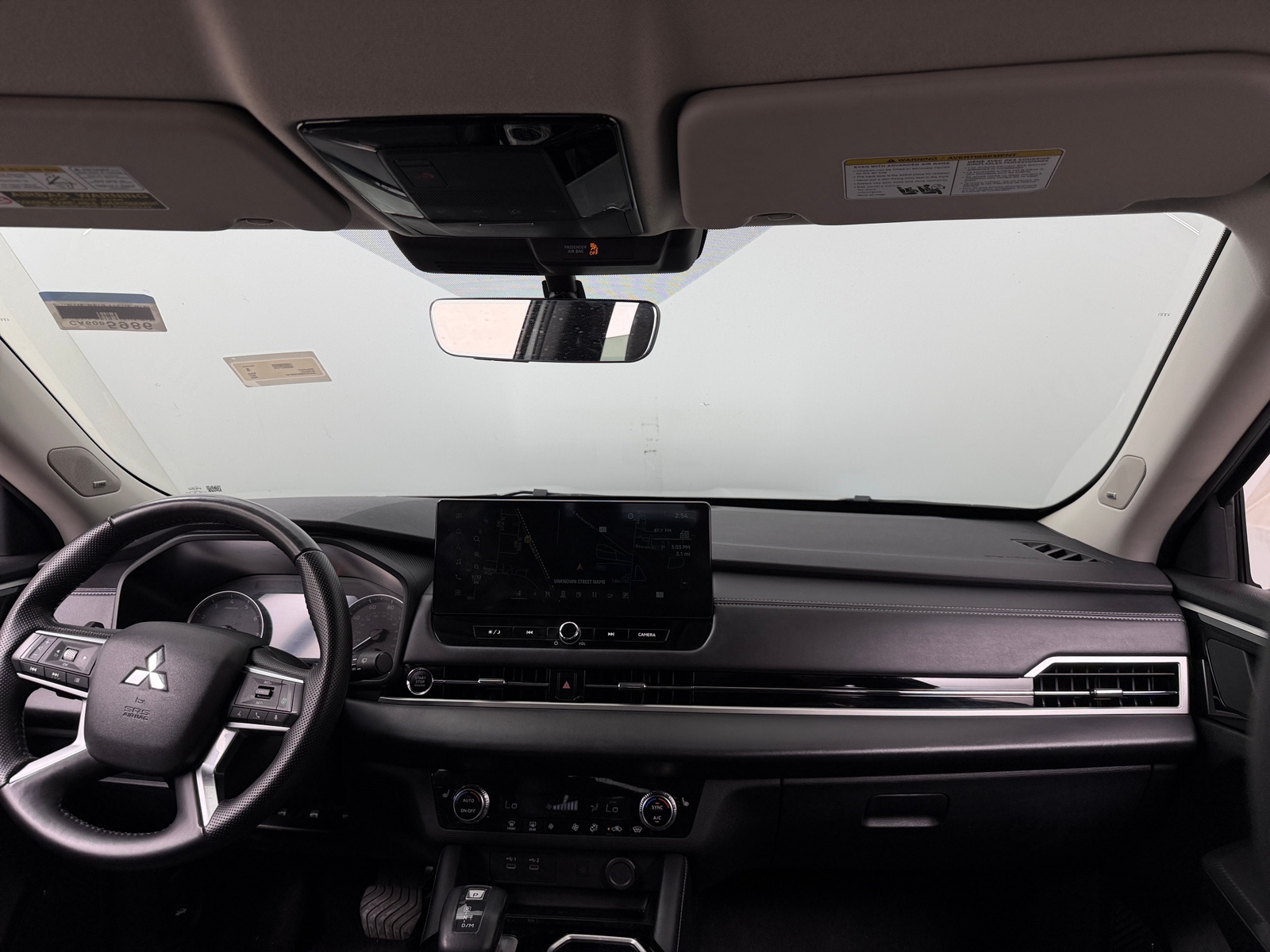 Thumbnail: 2025 Mitsubishi Outlander - 3