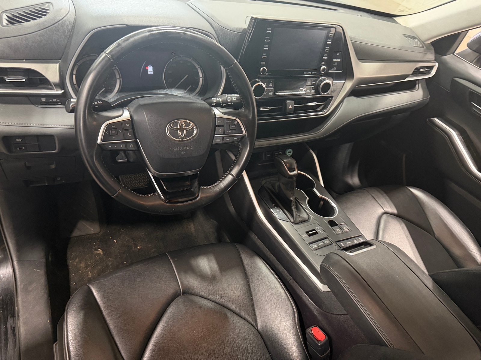 Thumbnail: 2020 Toyota Highlander - 2