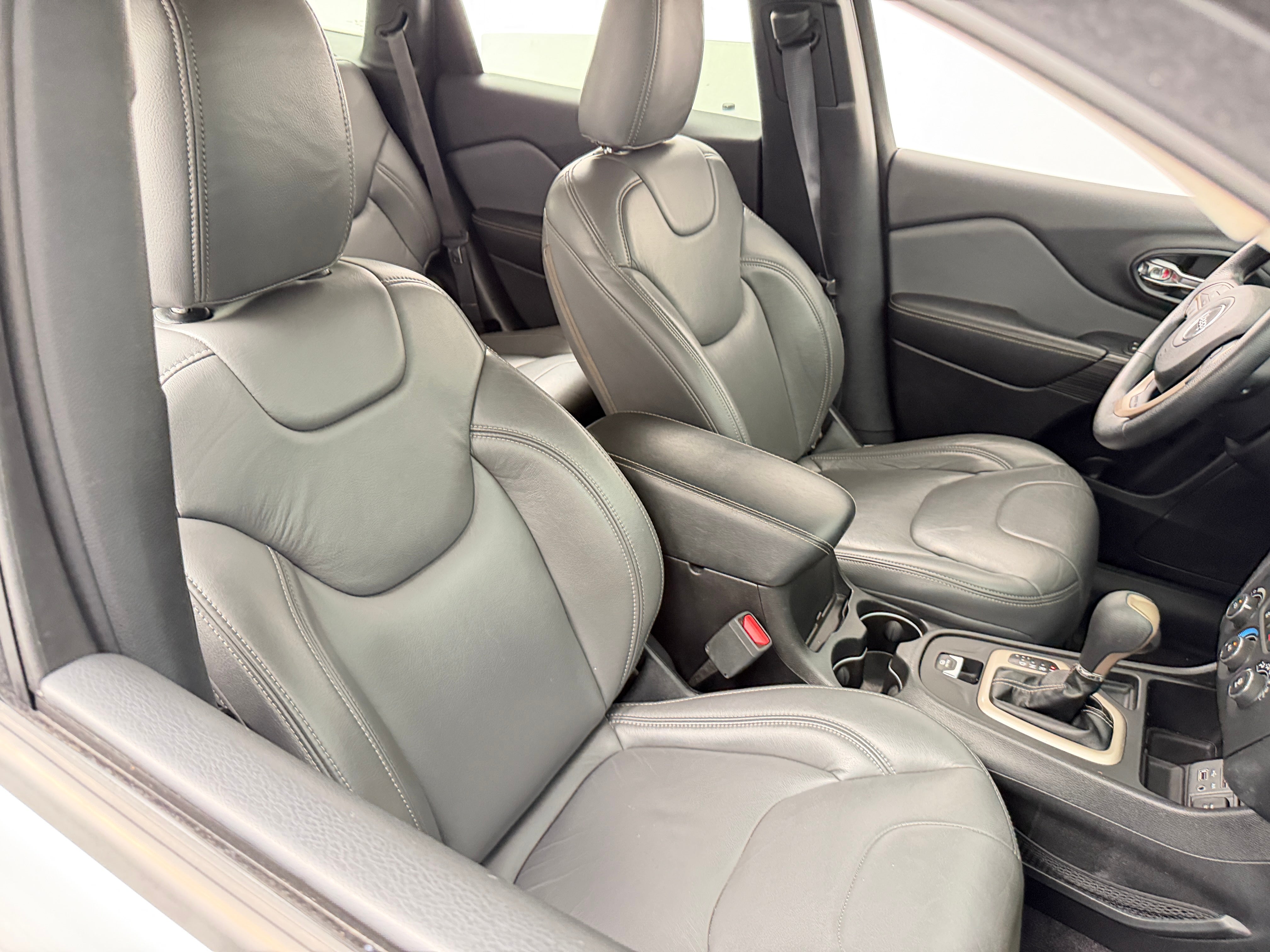 2017 Jeep Cherokee Sport