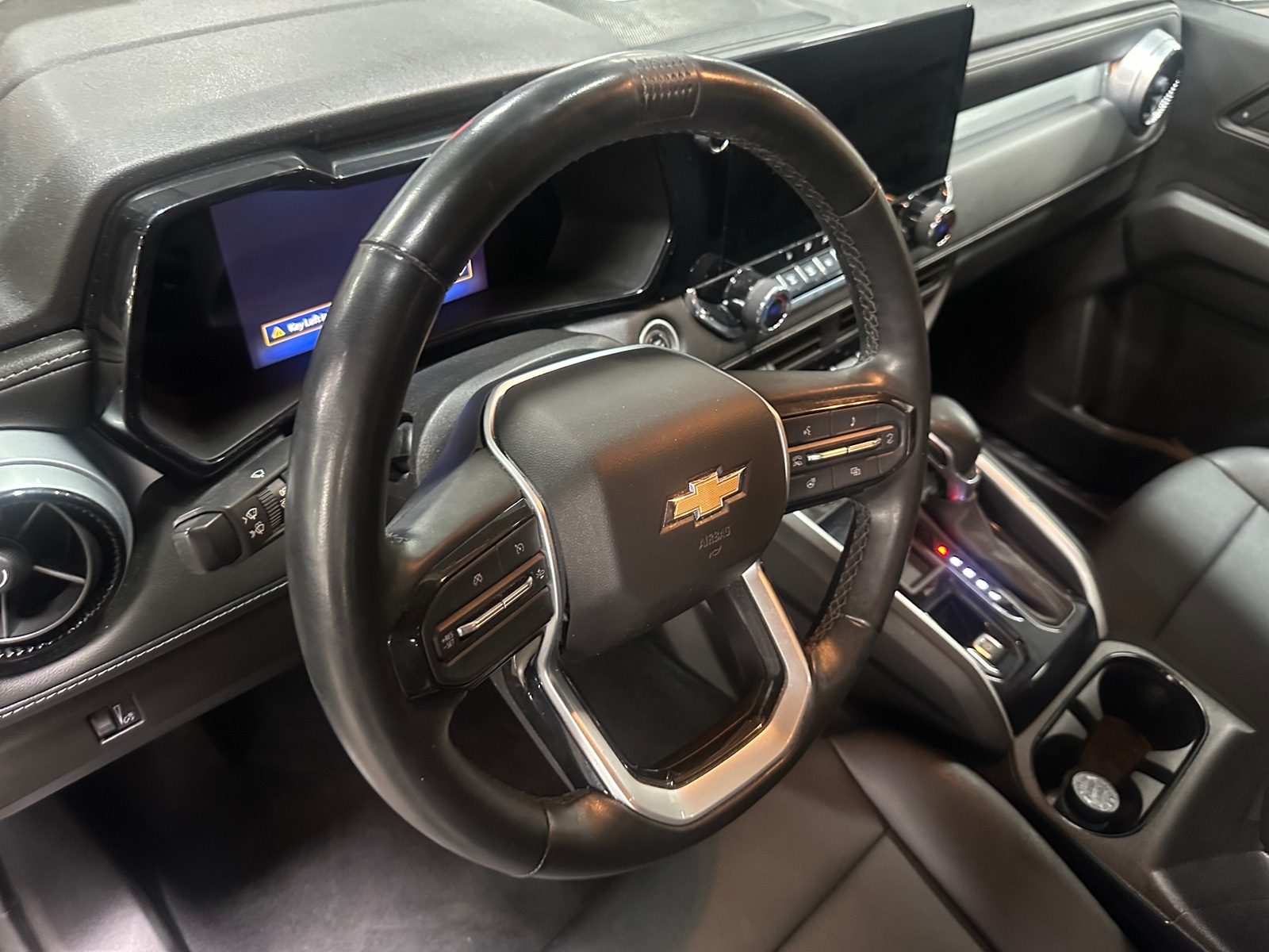 Thumbnail: 2023 Chevrolet Colorado - 4