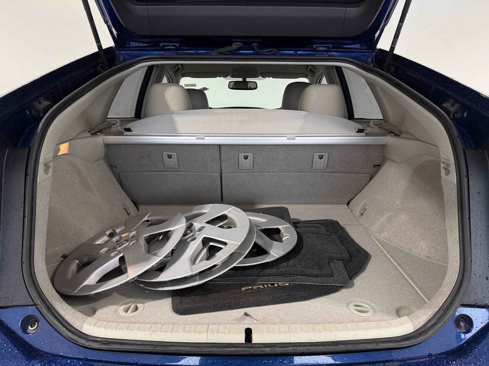 Thumbnail: 2011 Toyota Prius - 7