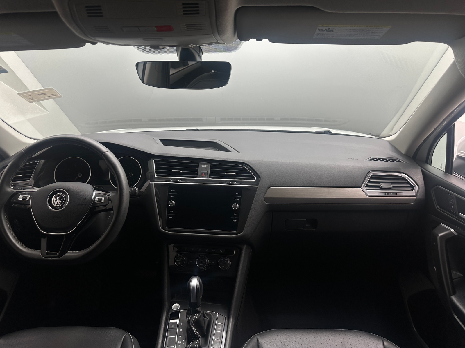 Thumbnail: 2021 Volkswagen Tiguan - 3