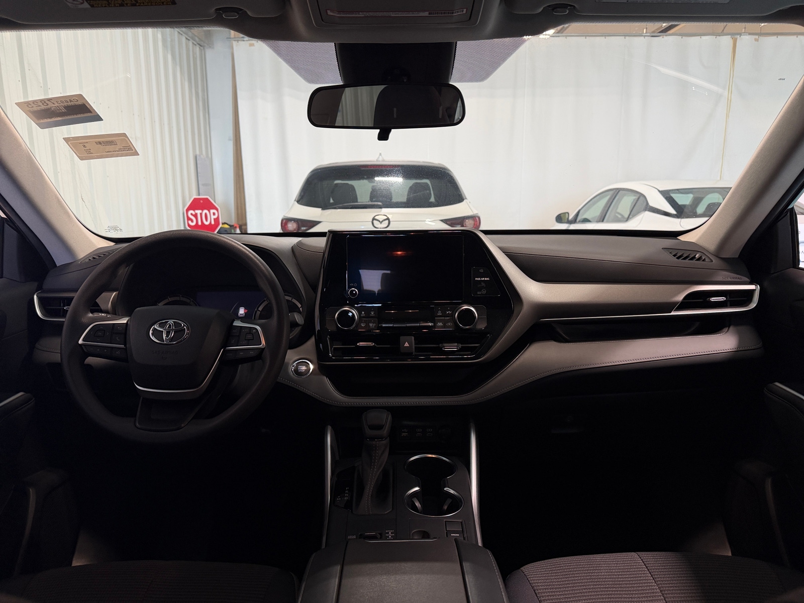 Thumbnail: 2023 Toyota Highlander - 3