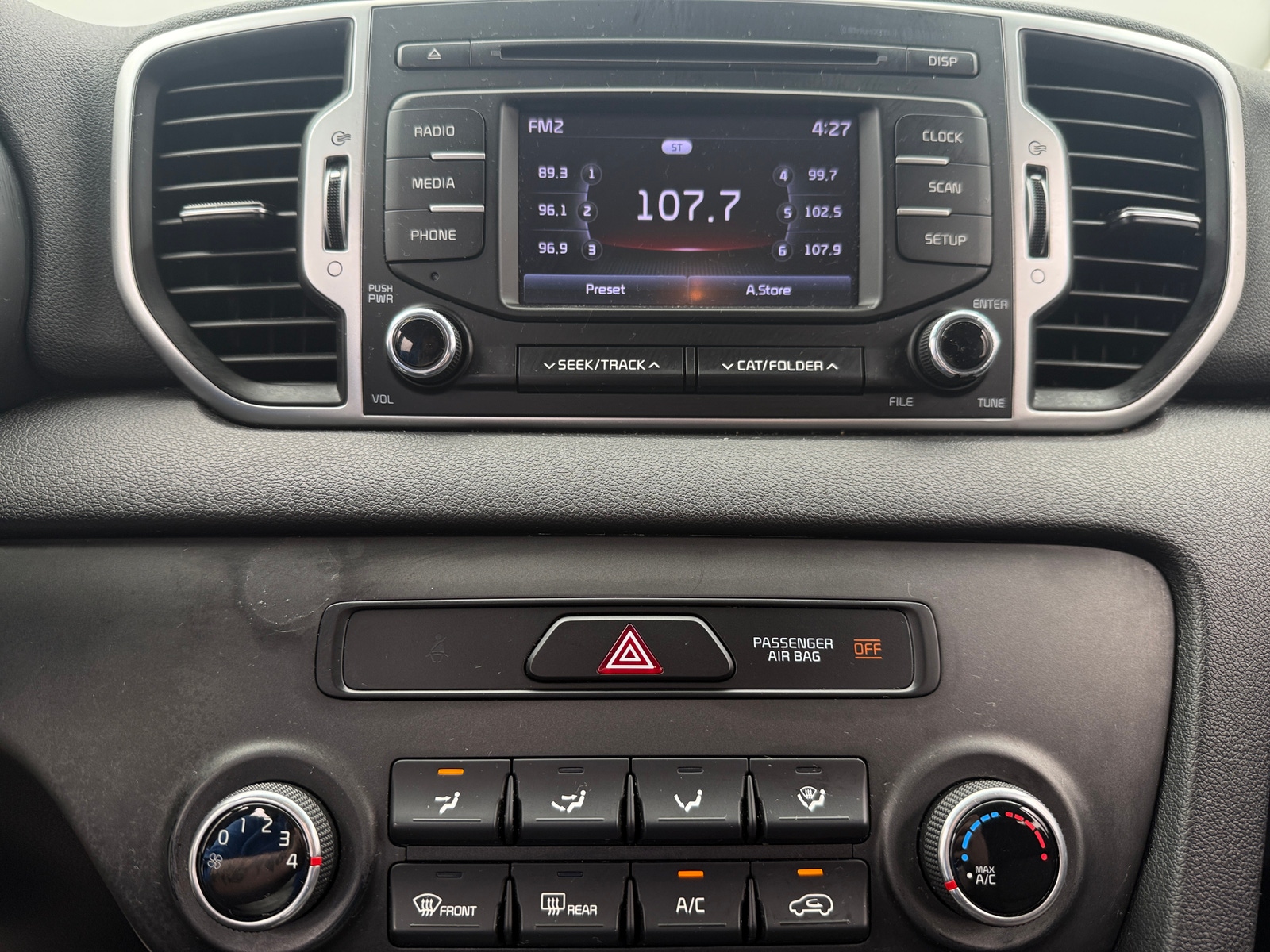 Thumbnail: 2019 Kia Sportage - 4