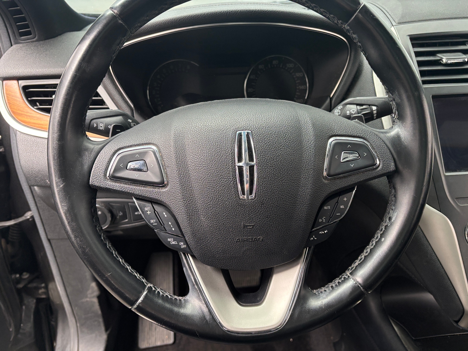 Thumbnail: 2017 Lincoln MKC - 4