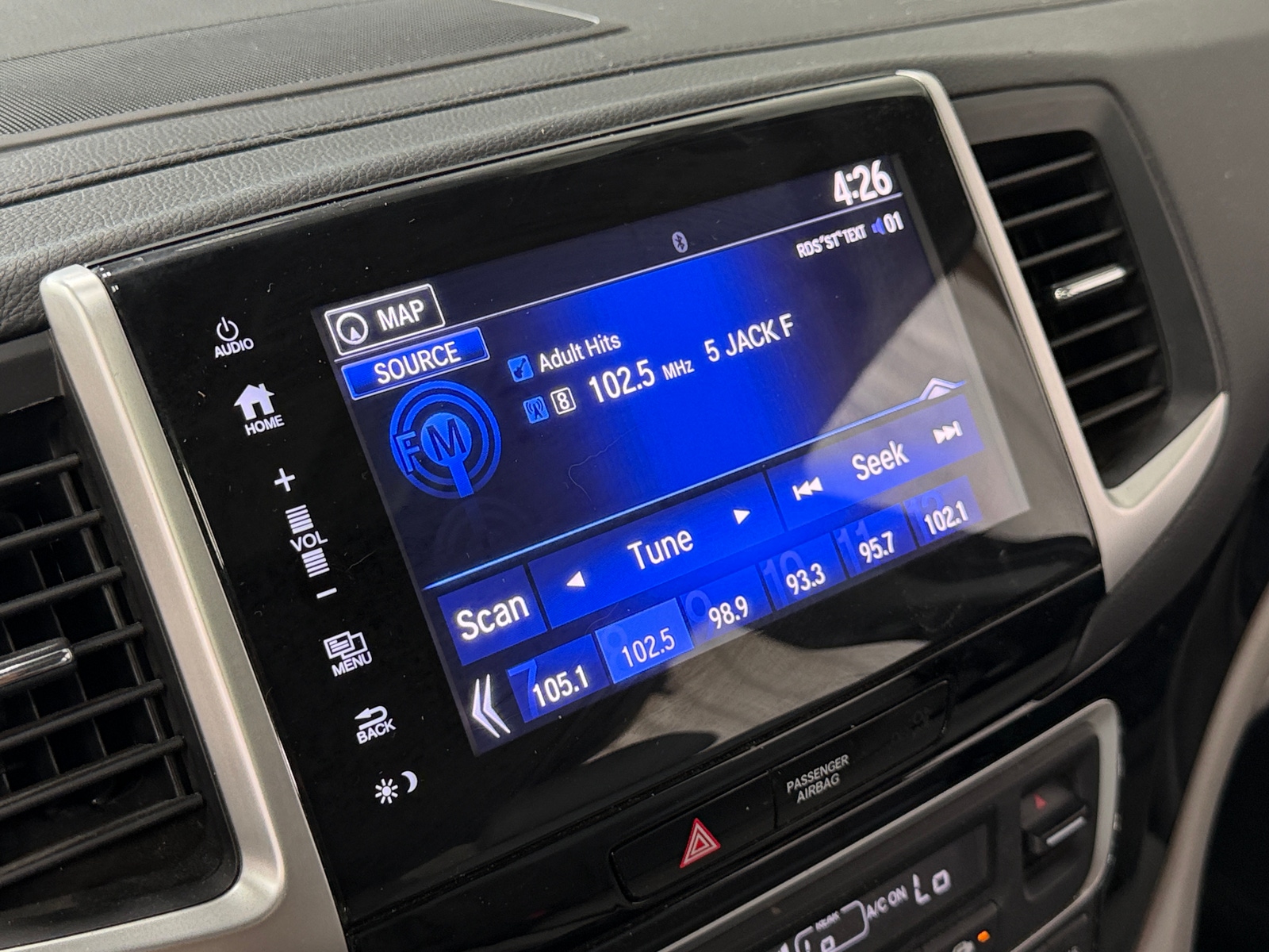 Thumbnail: 2017 Honda Pilot - 3