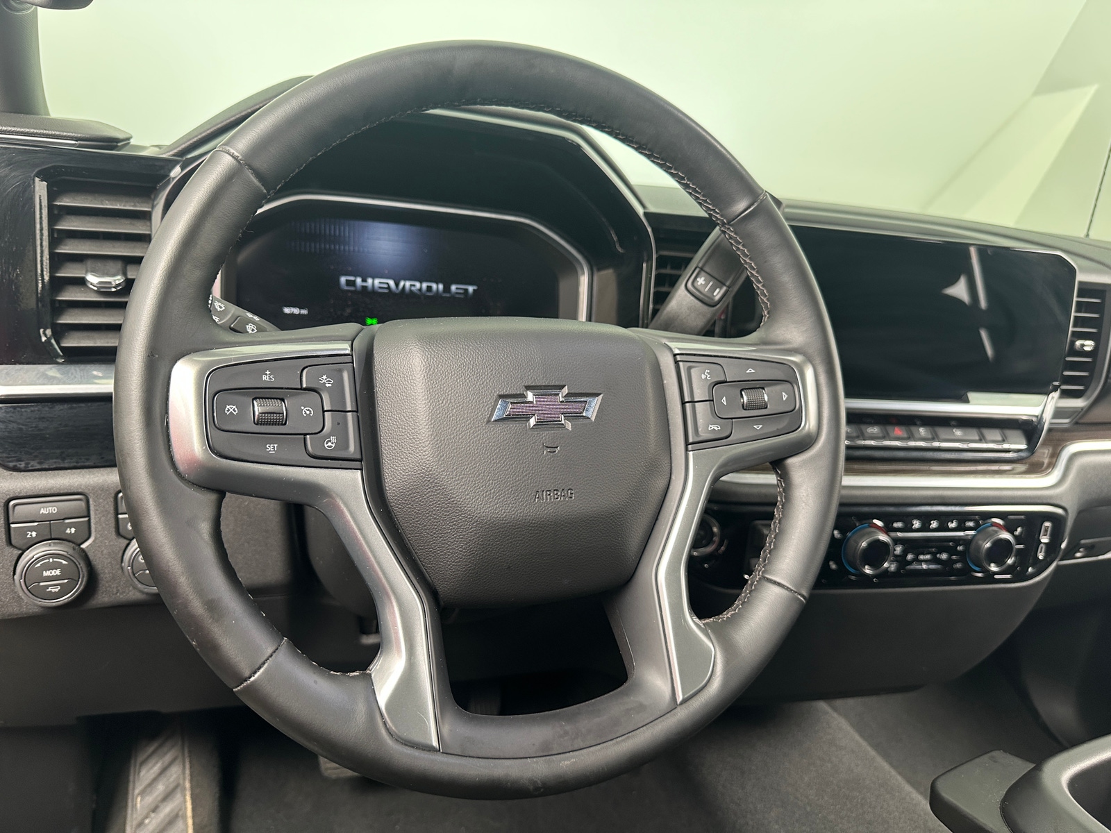 Thumbnail: 2026 Chevrolet Silverado 1500 - 5