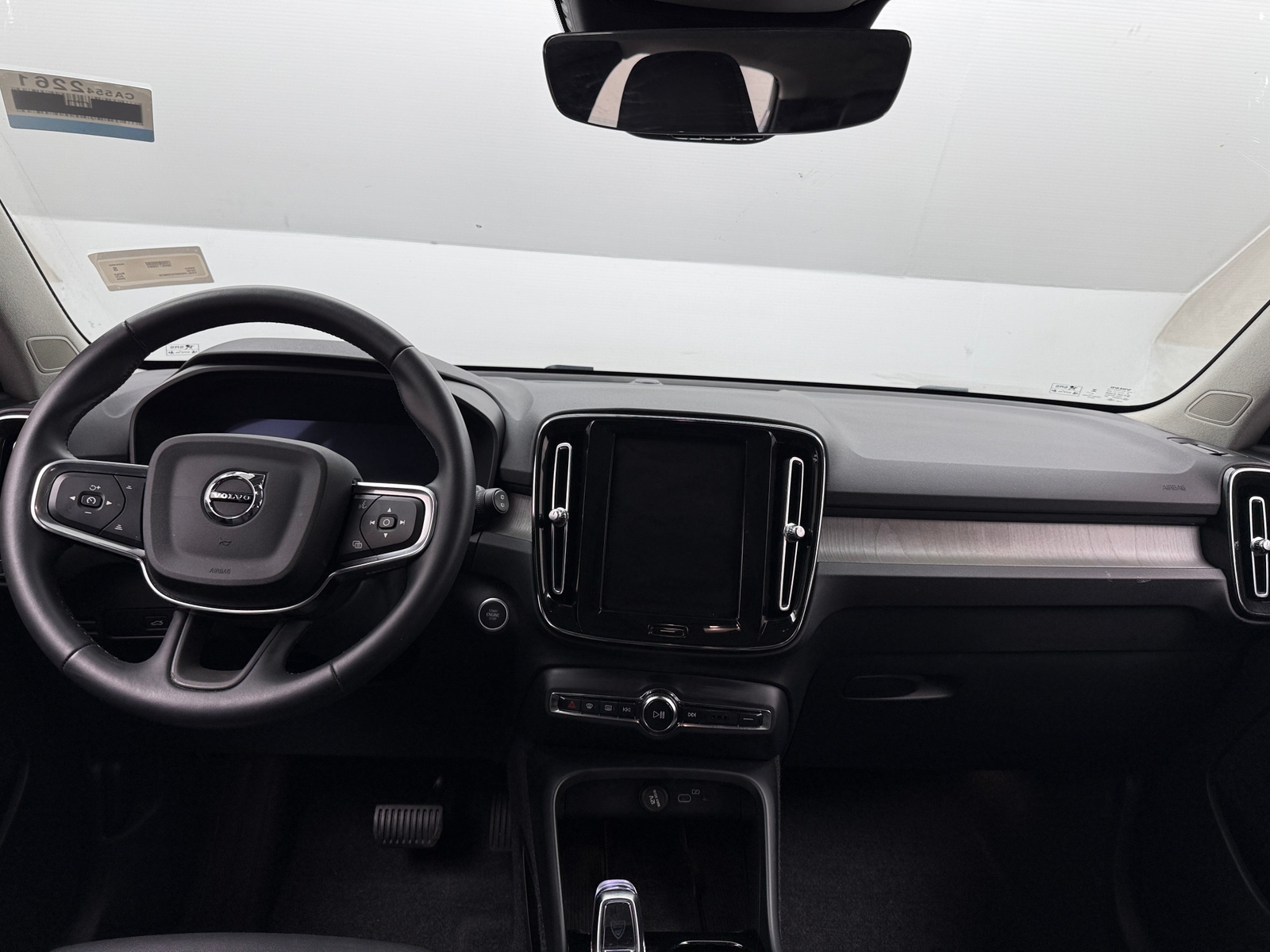 Thumbnail: 2026 Volvo XC40 - 3