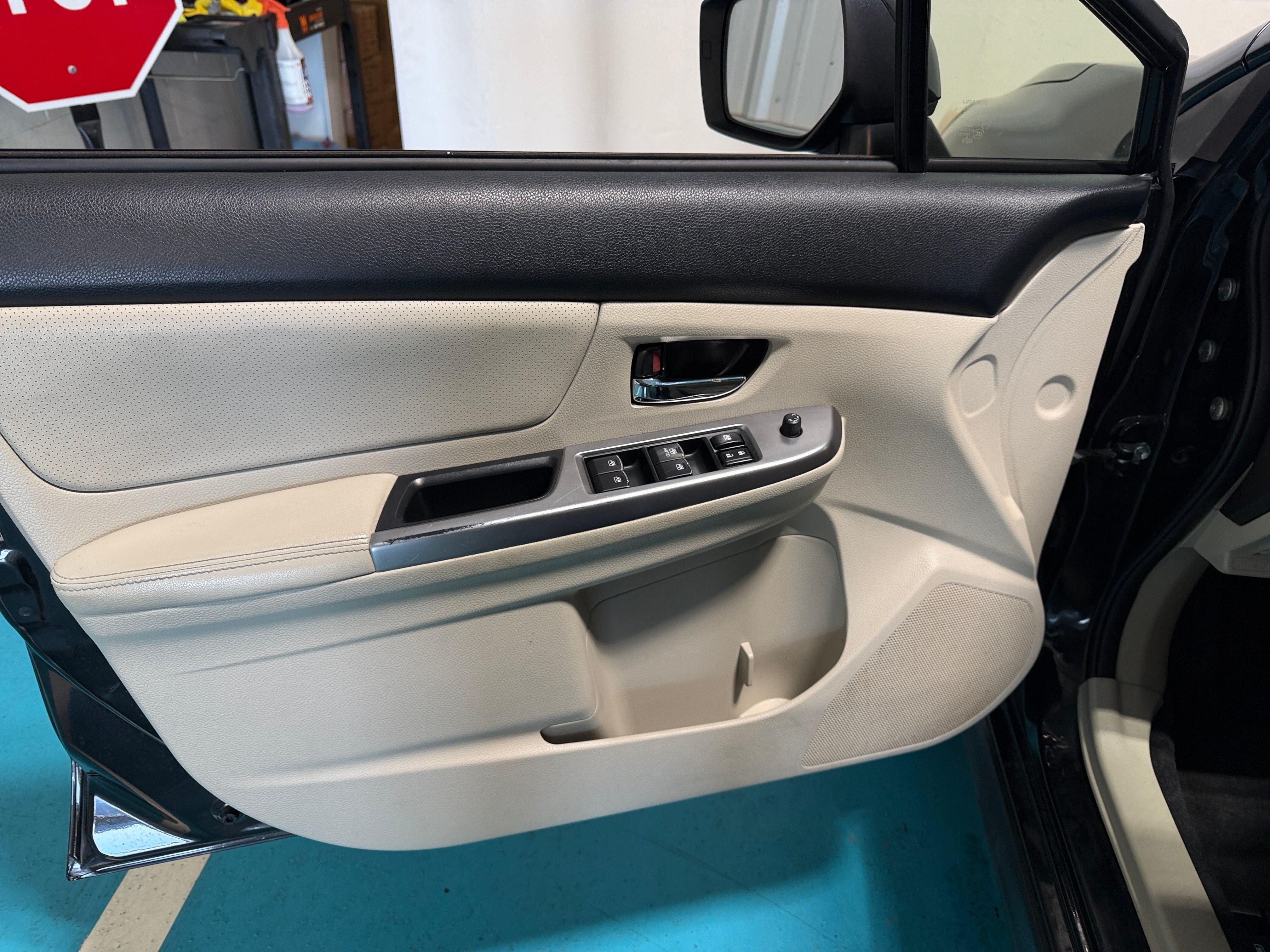 2015 Subaru XV Crosstrek Limited - Photo 2