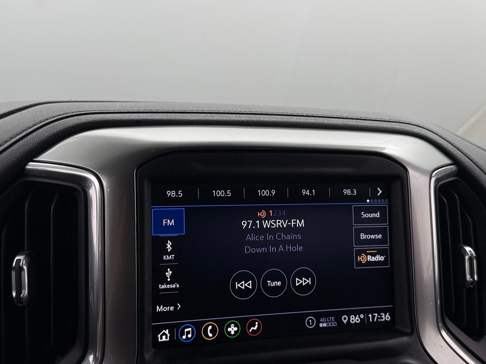 Thumbnail: 2020 Chevrolet Silverado 1500 - 4