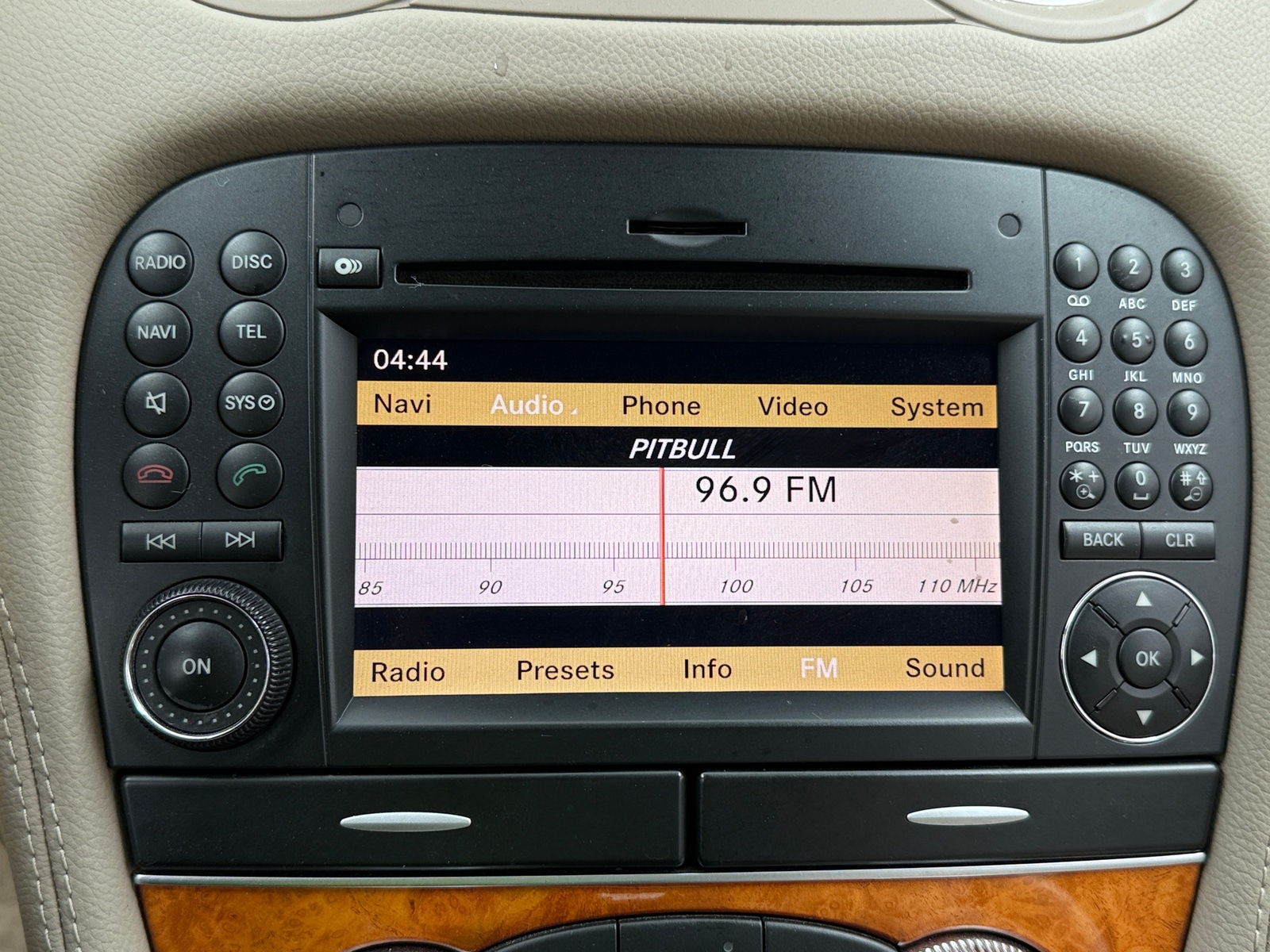Thumbnail: 2011 Mercedes-Benz SL-Class - 3