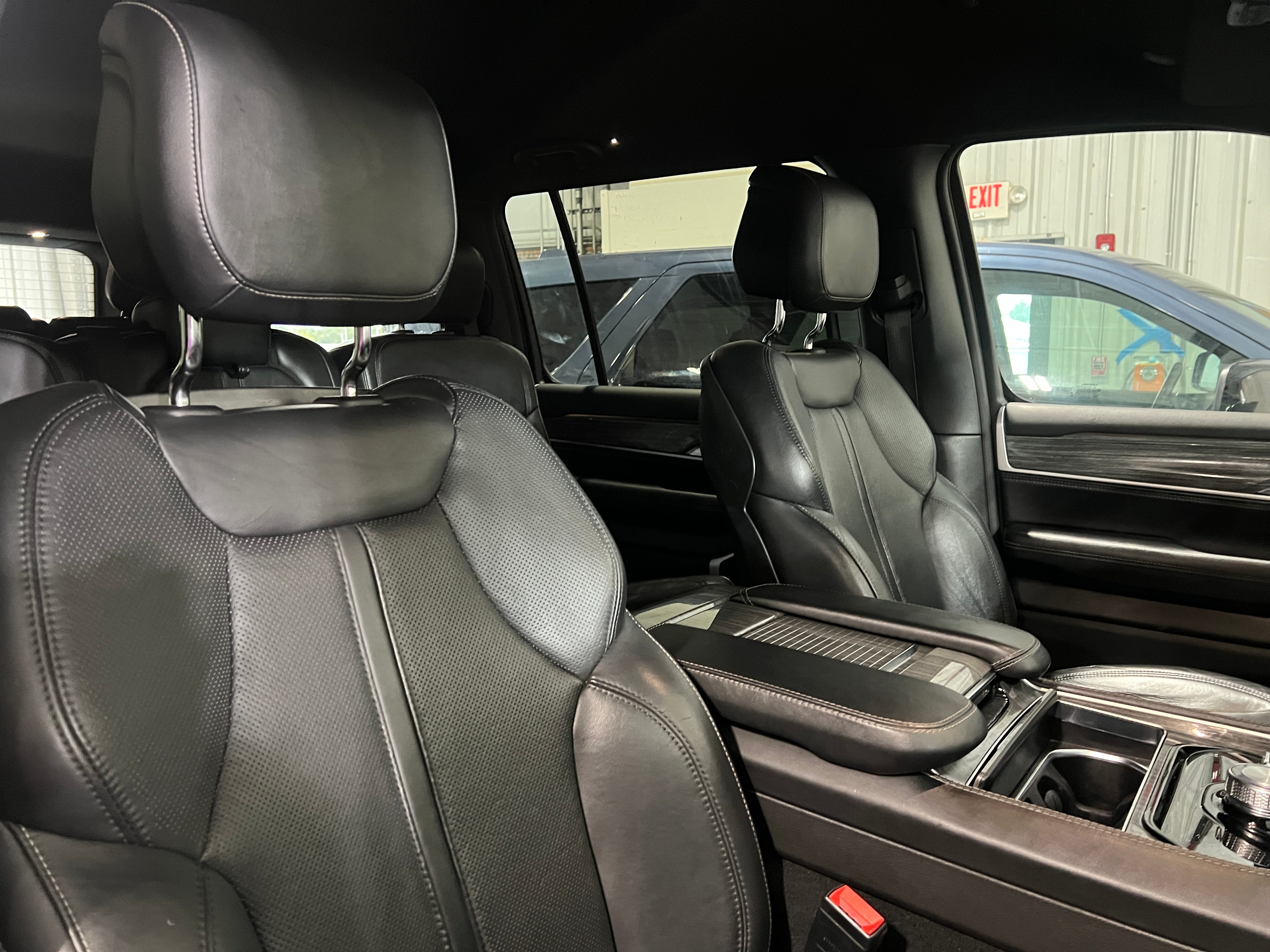 2022 Jeep Wagoneer