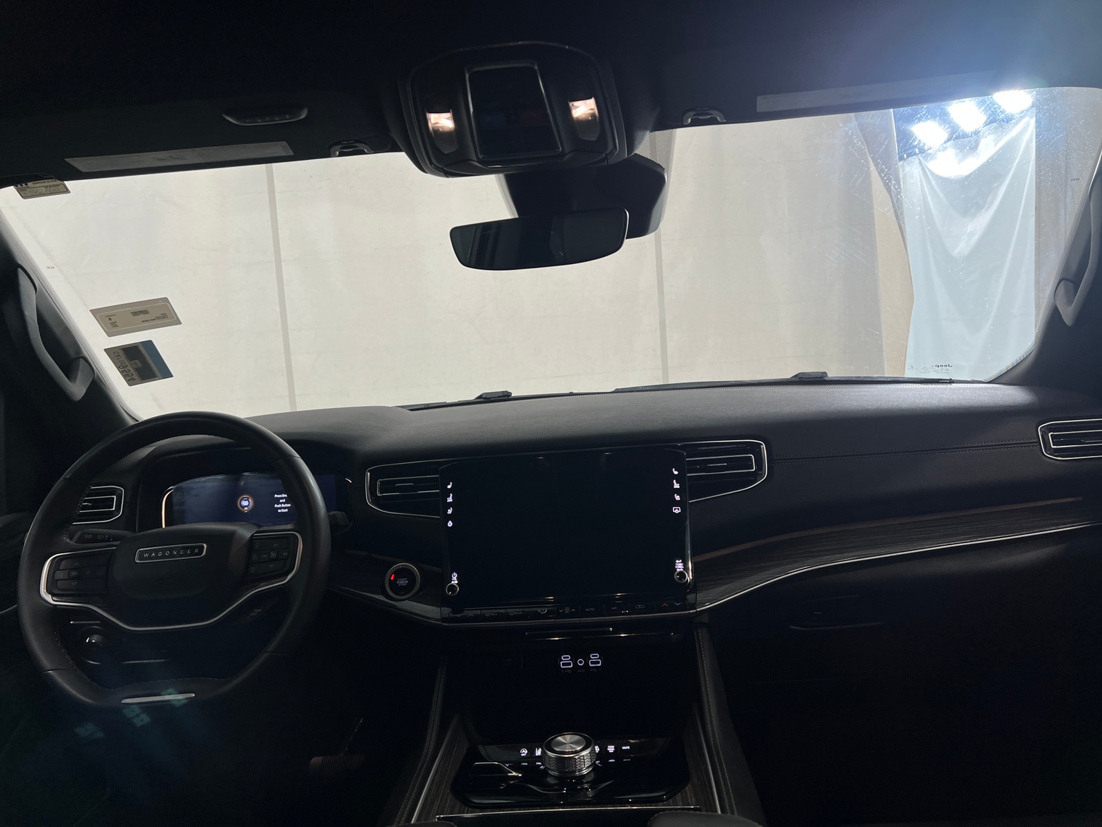 Thumbnail: 2022 Jeep Wagoneer - 2