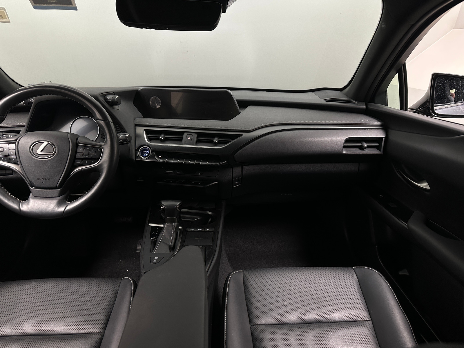 Thumbnail: 2019 Lexus UX - 3