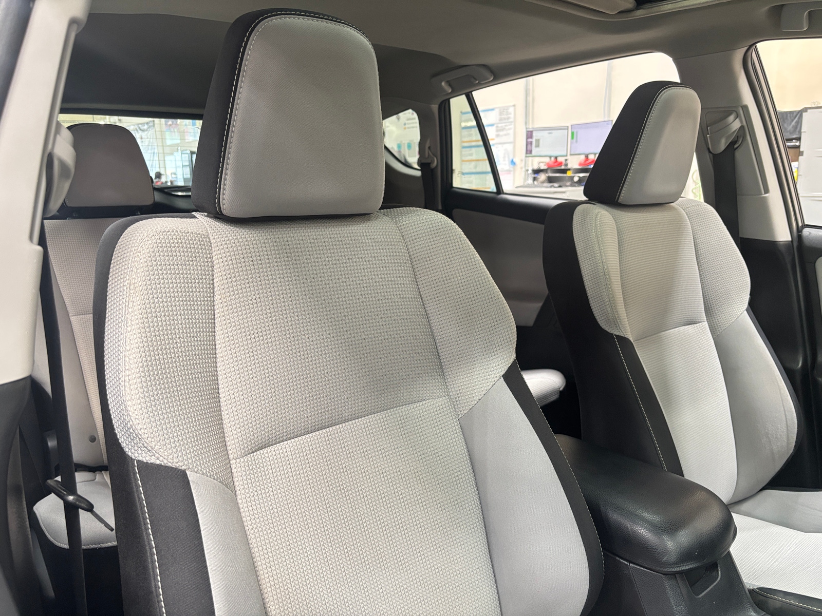 Thumbnail: 2016 Toyota RAV4 - 2