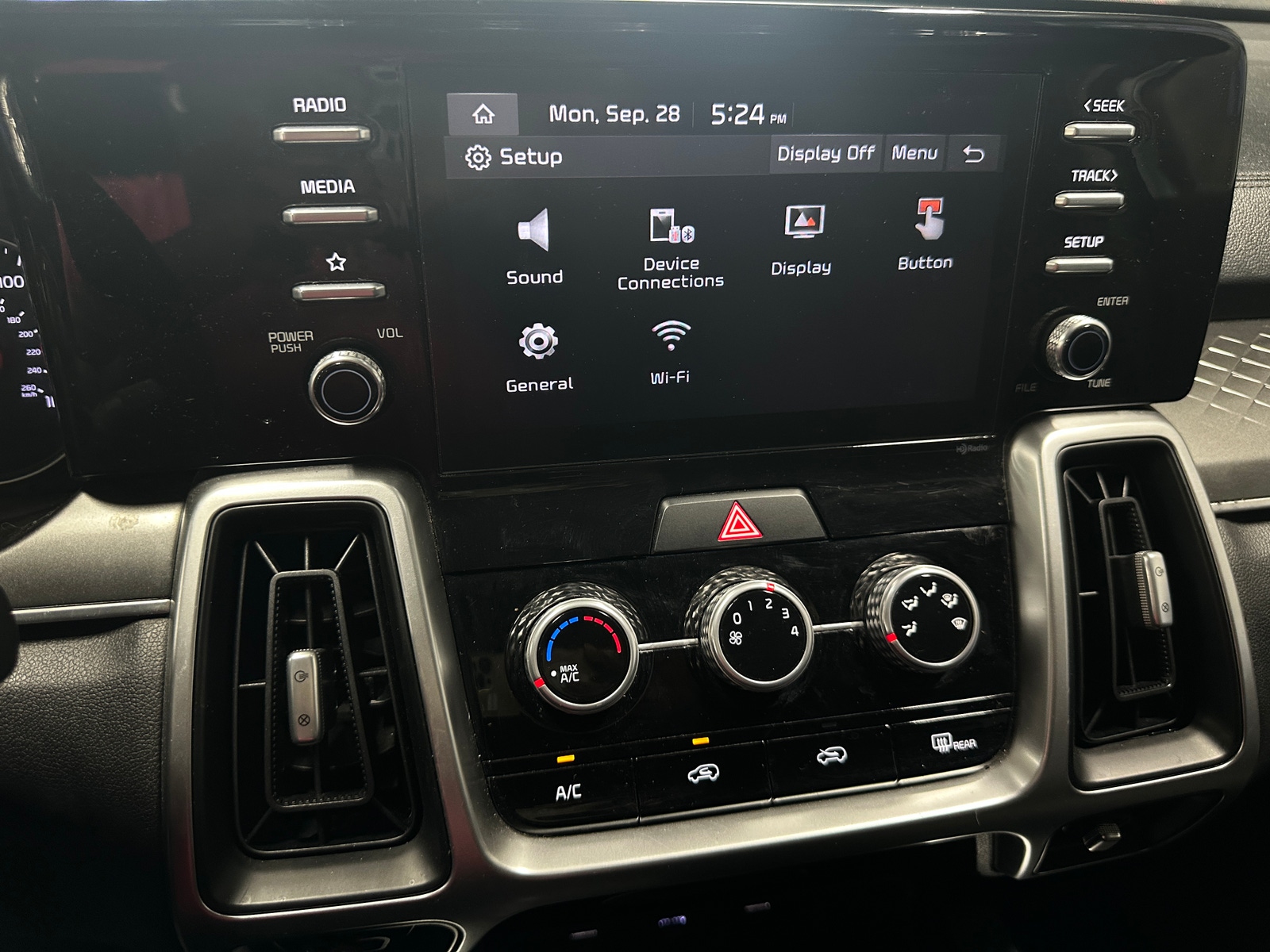 Thumbnail: 2021 Kia Sorento - 4