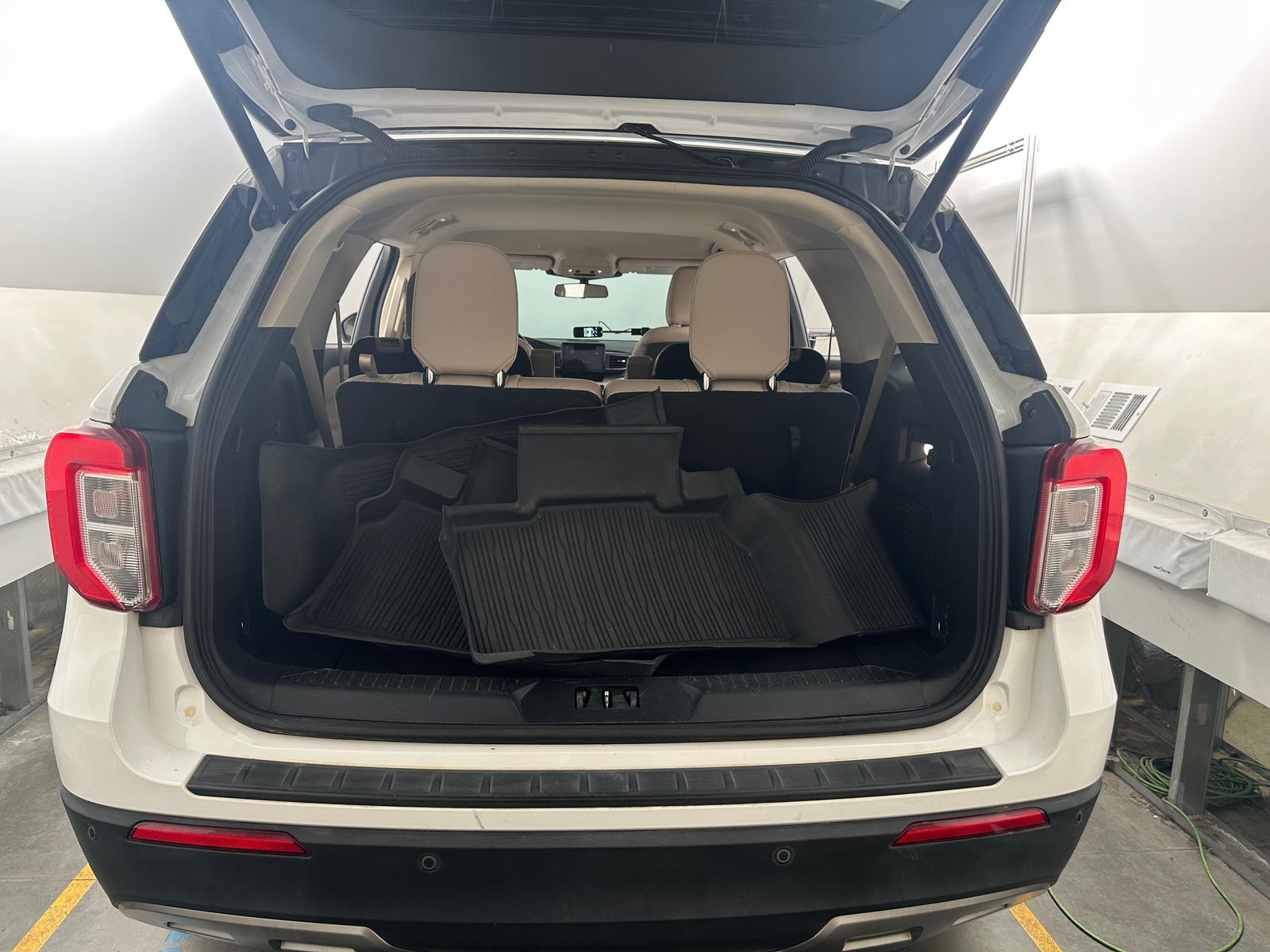 Thumbnail: 2020 Ford Explorer - 6
