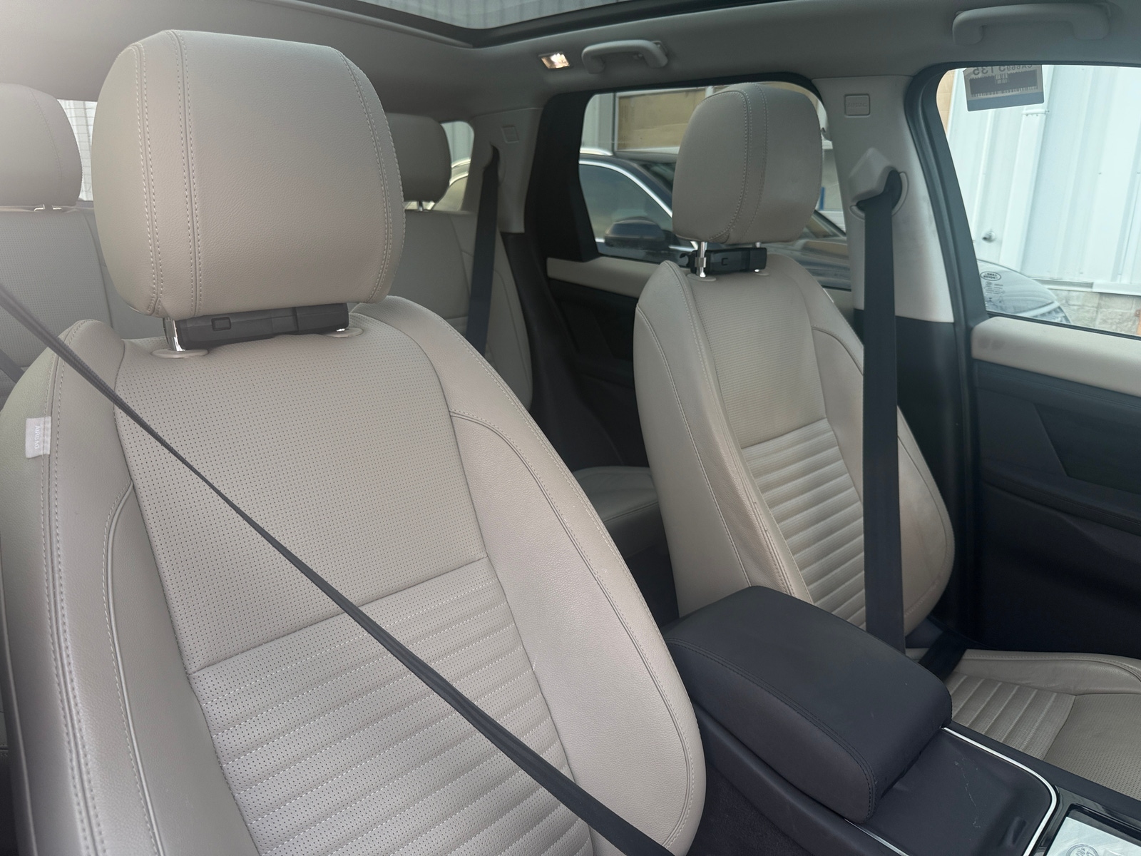 Thumbnail: 2021 Land Rover Discovery Sport - 2