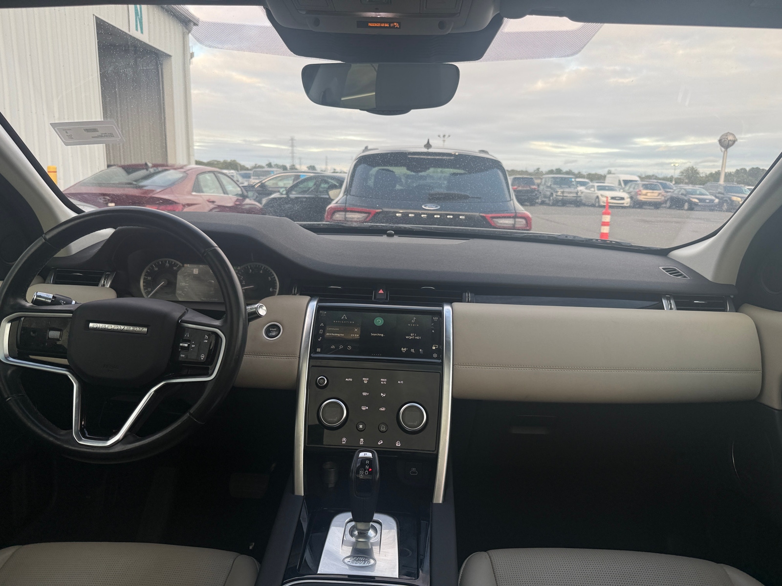 Thumbnail: 2021 Land Rover Discovery Sport - 3
