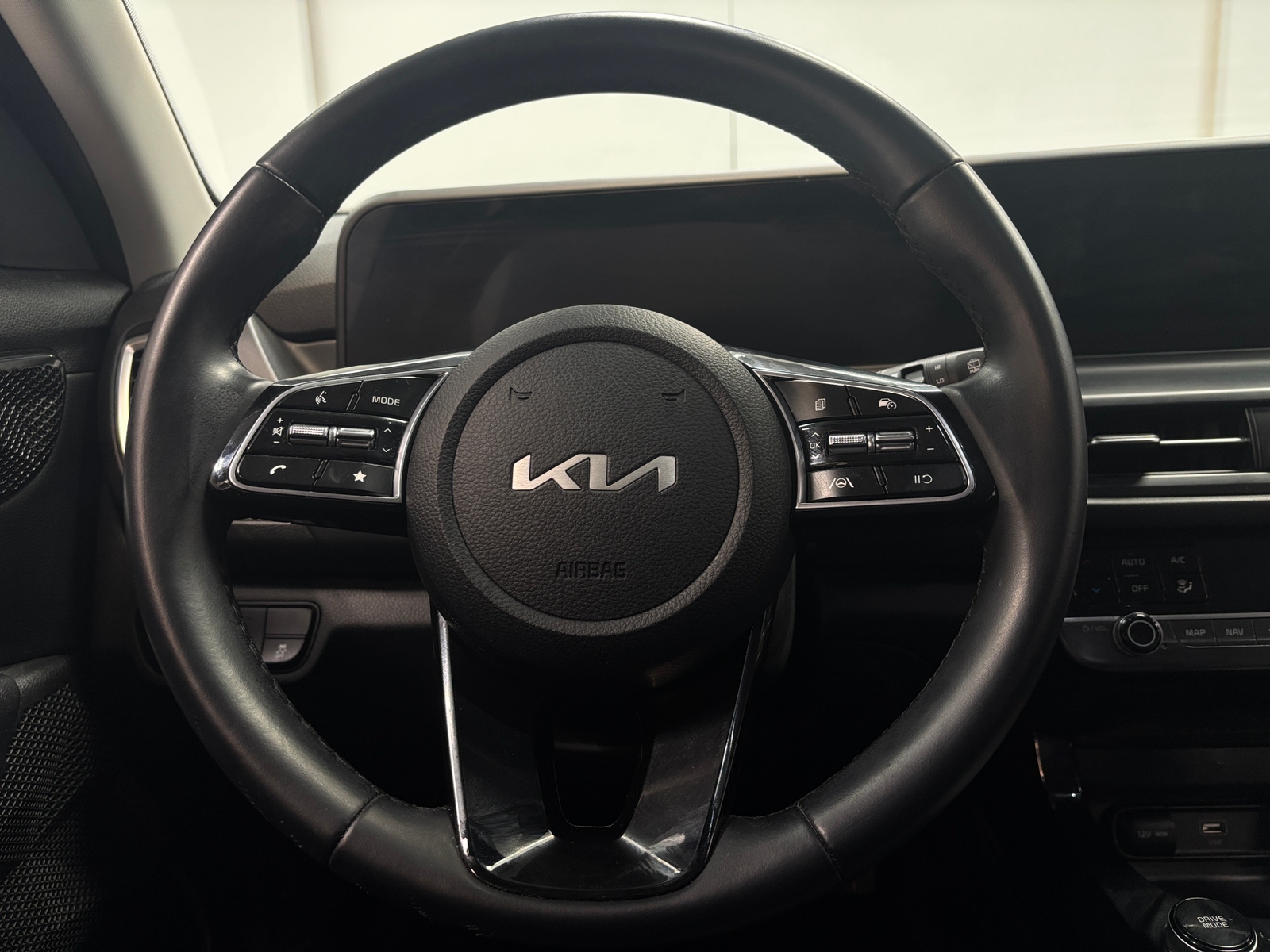 Thumbnail: 2024 Kia Seltos - 4