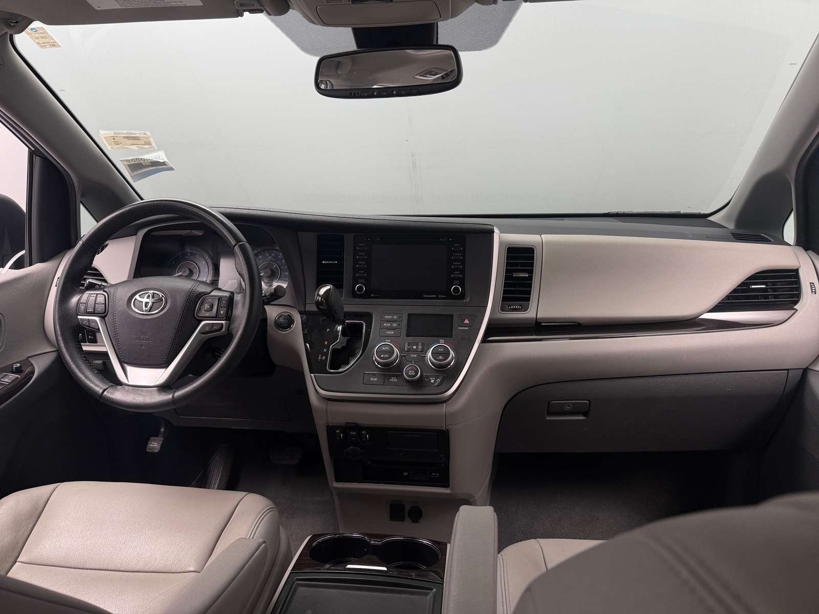 Thumbnail: 2020 Toyota Sienna - 3