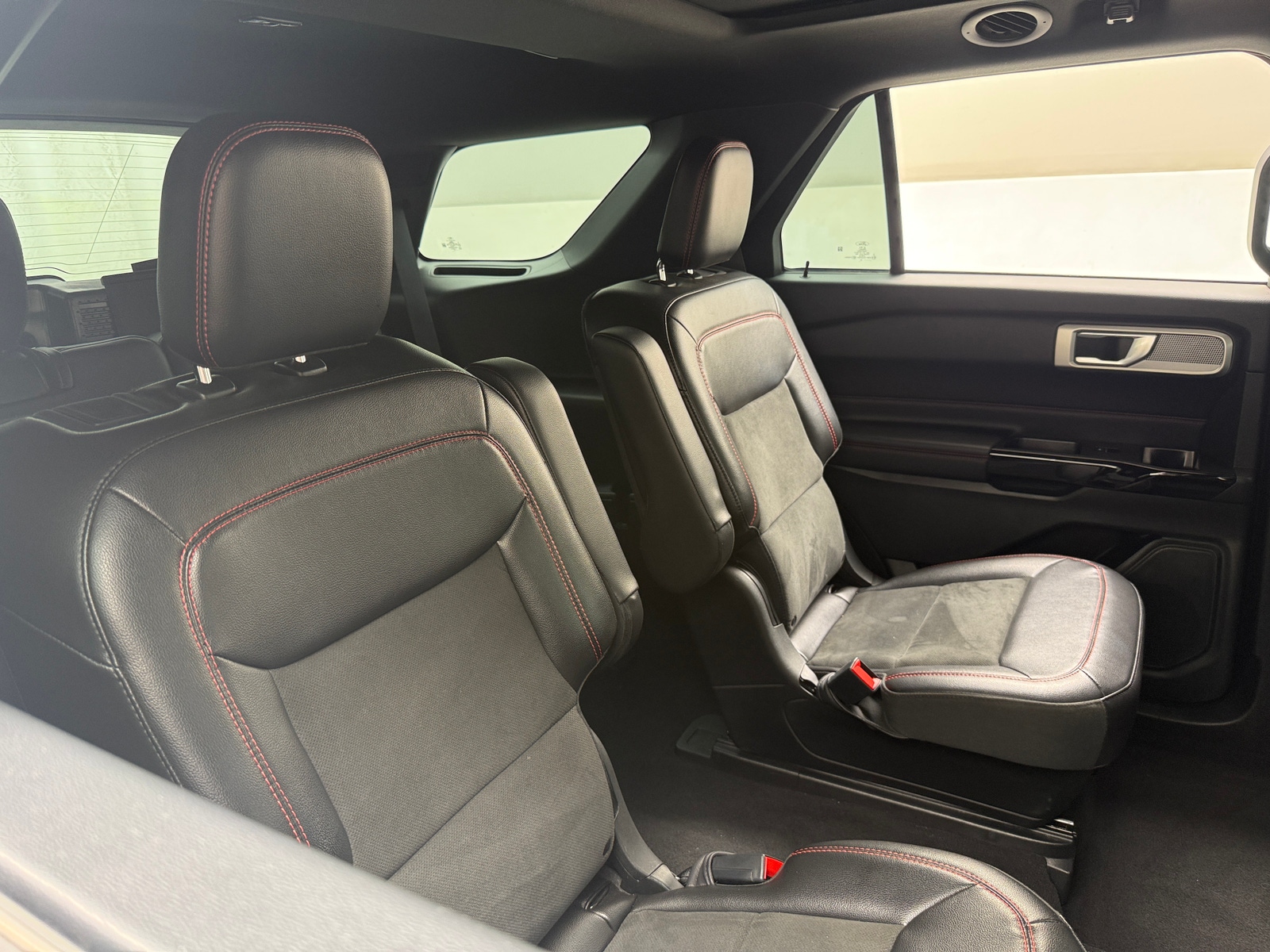Thumbnail: 2022 Ford Explorer - 5