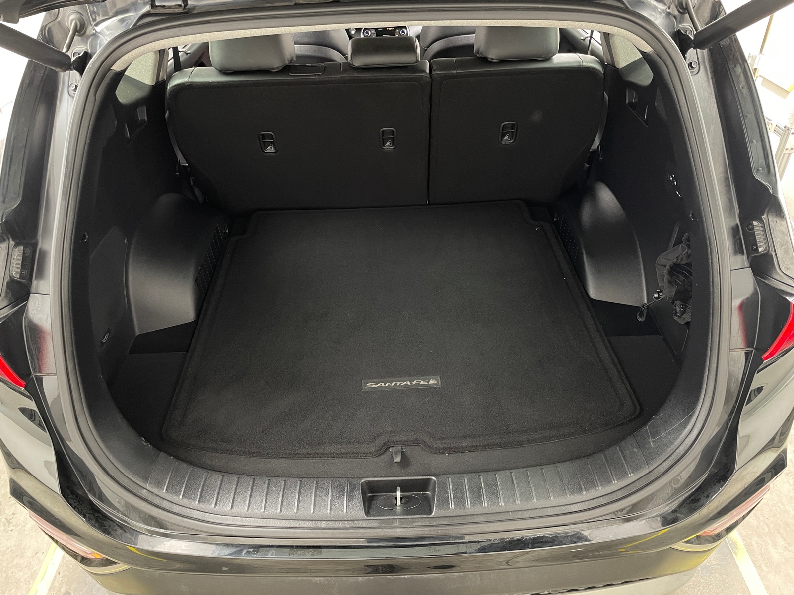 Thumbnail: 2019 Hyundai Santa Fe - 6