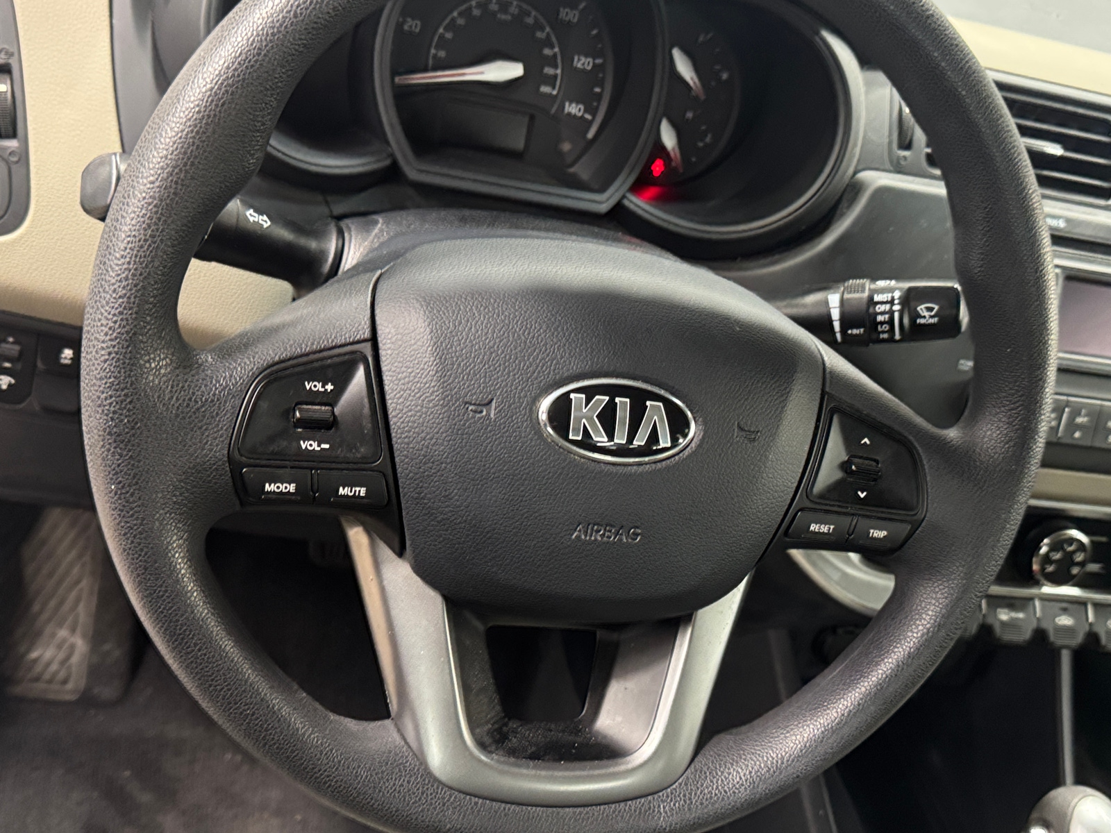 Thumbnail: 2015 Kia Rio - 5