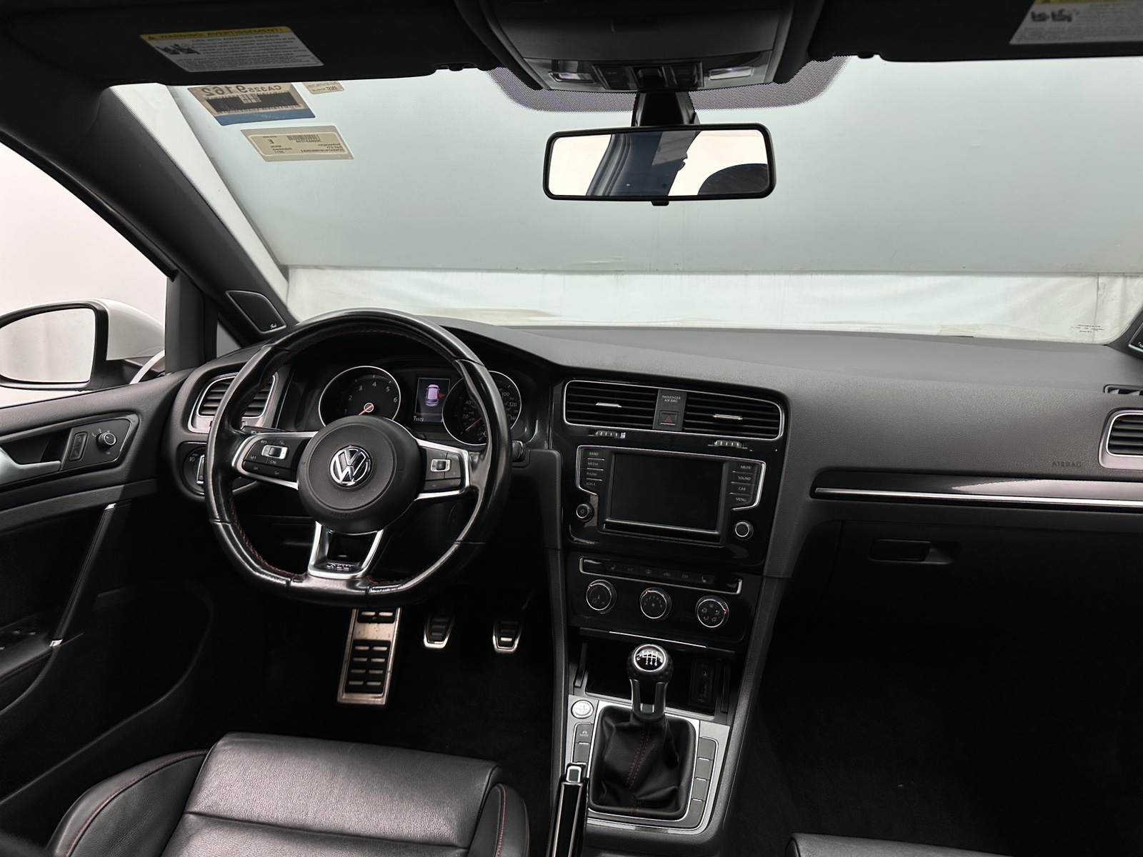 Thumbnail: 2017 Volkswagen Golf - 2